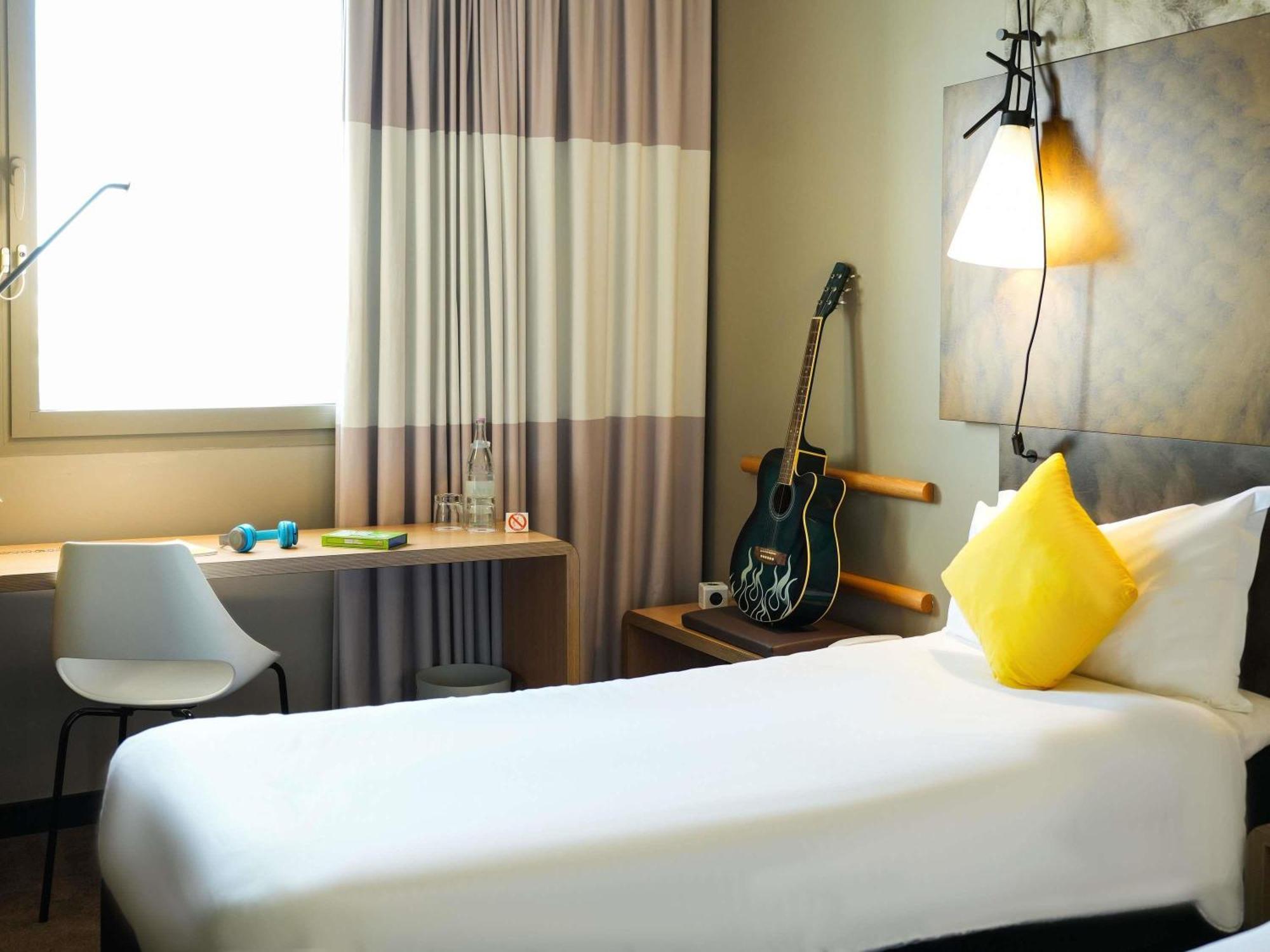 Standard Room 2 Single Beds