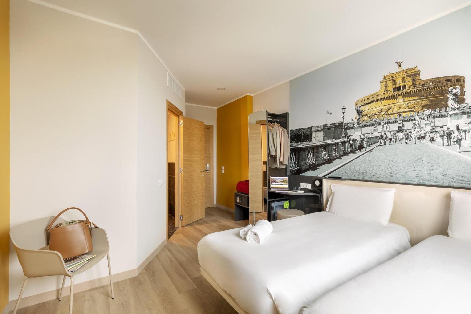 Twin Room,1739703455:JPEG