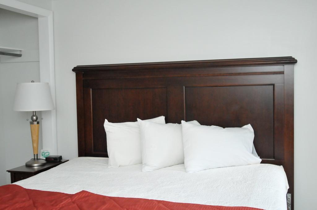 Studio King Bed & Full Kitchen,174261750:JPEG