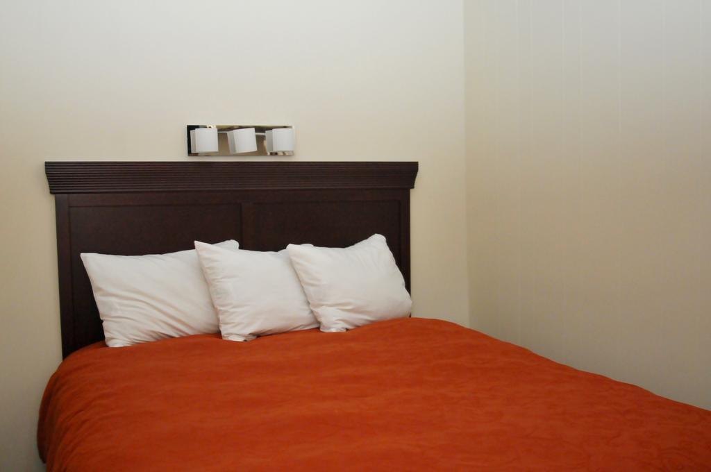 Queen Room Kitchenette,174262485:JPEG