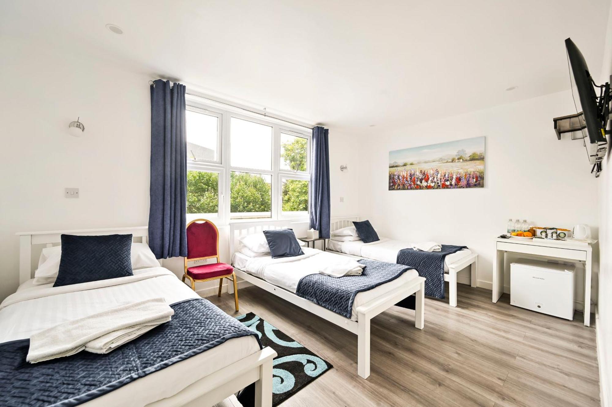 Triple Room,1742575311:JPEG