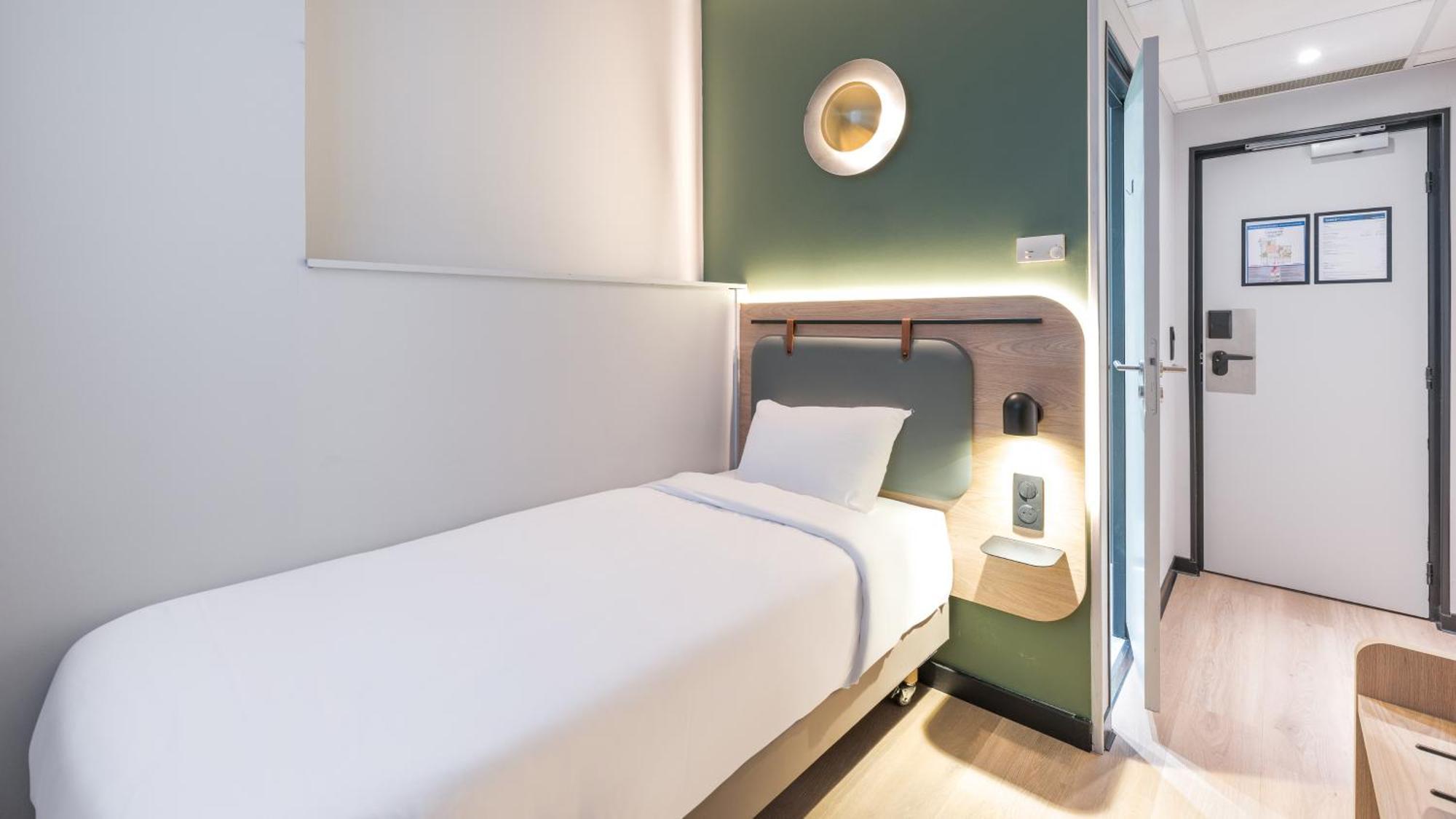 Standard Single Room,1742574745:JPEG
