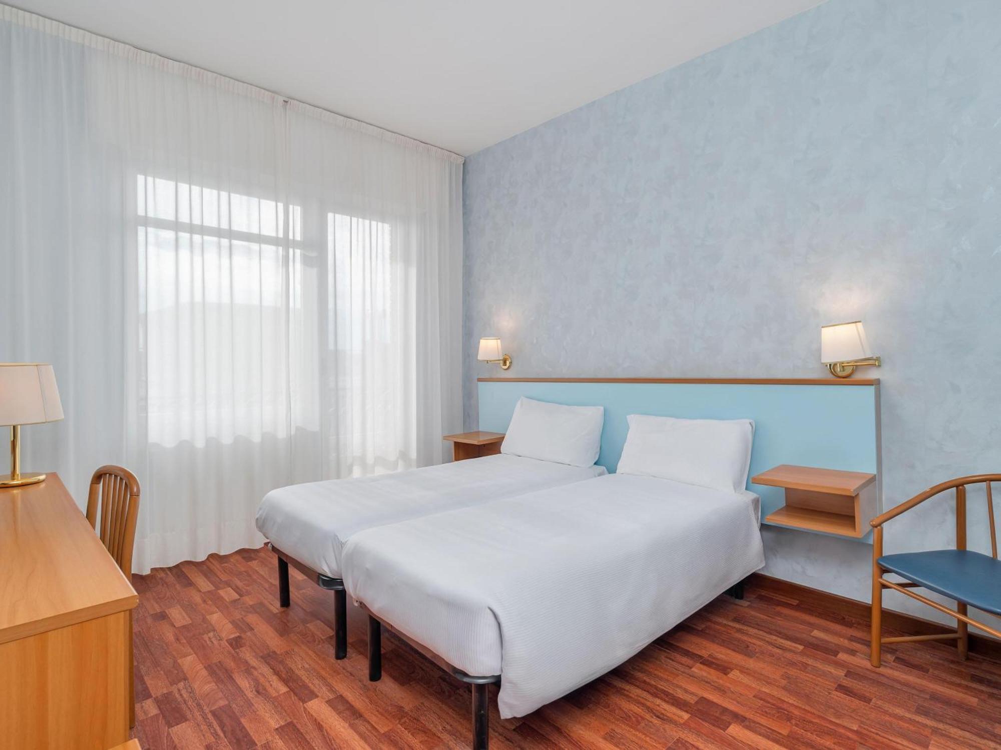 Quadruple Room,1742590825:JPEG