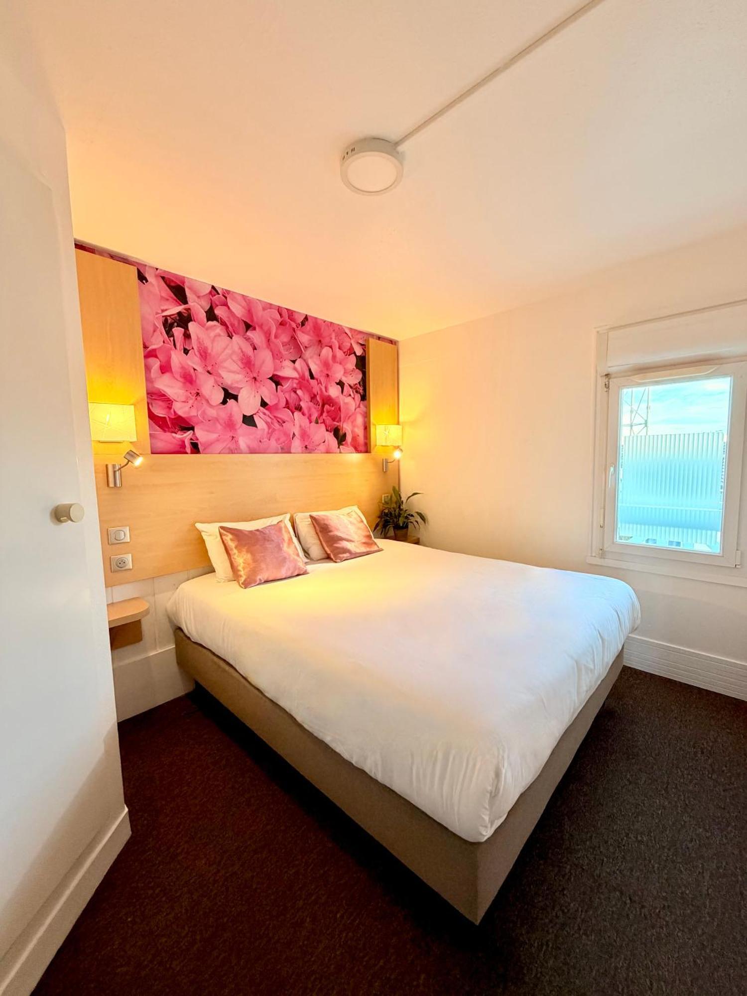 Double Room,1742606608:JPEG