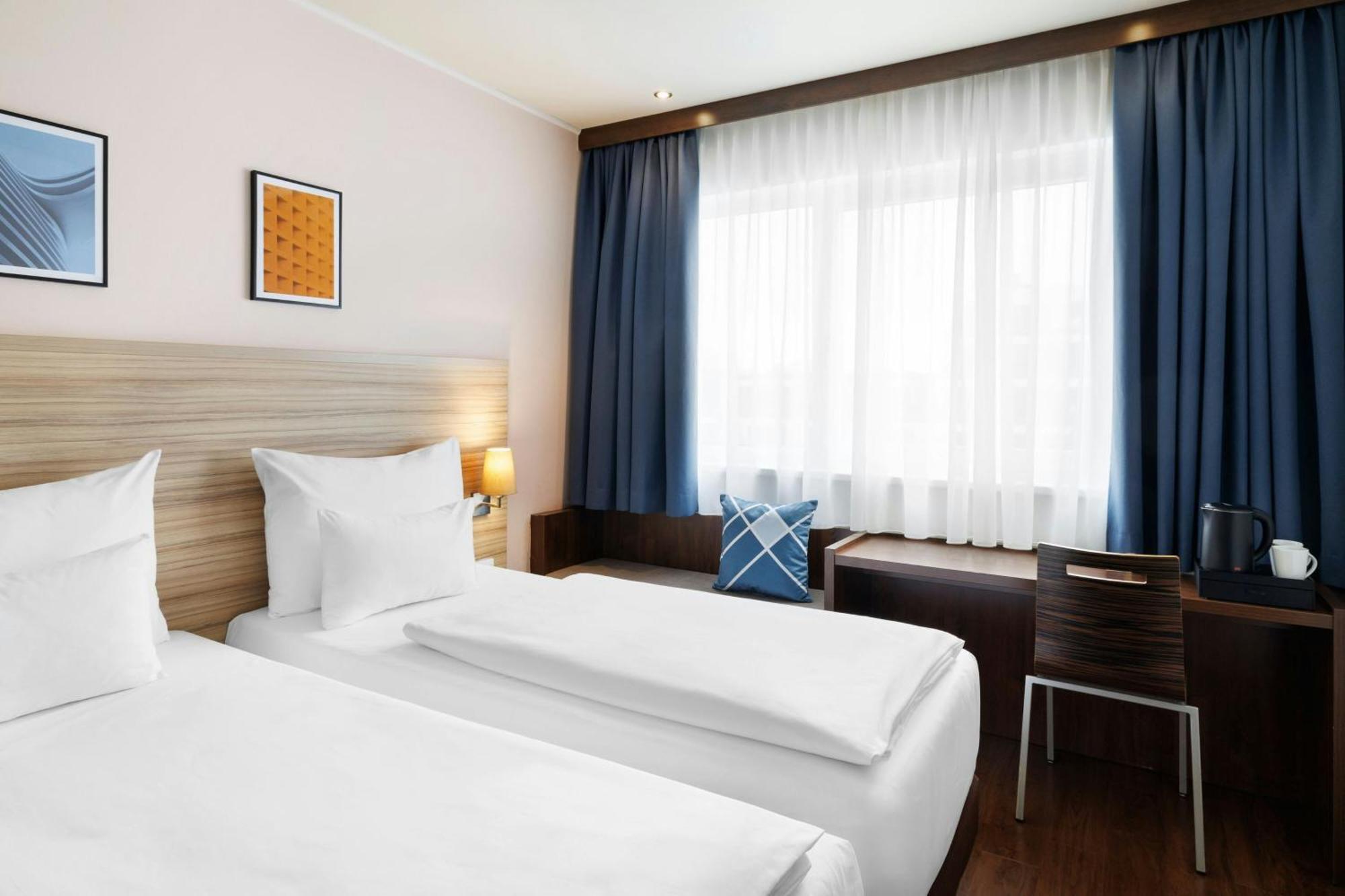 Standard Twin Room Two Twin Beds