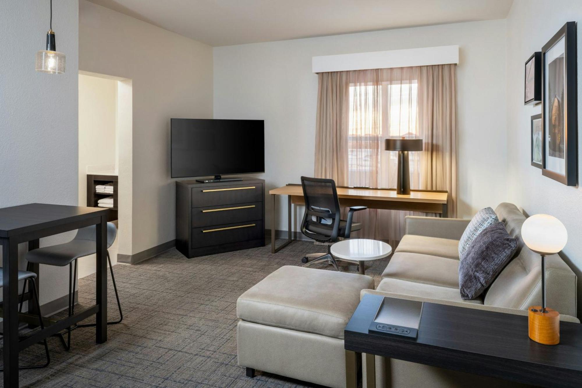 One-Bedroom King Suite Sofa Bed,1742693207:JPEG