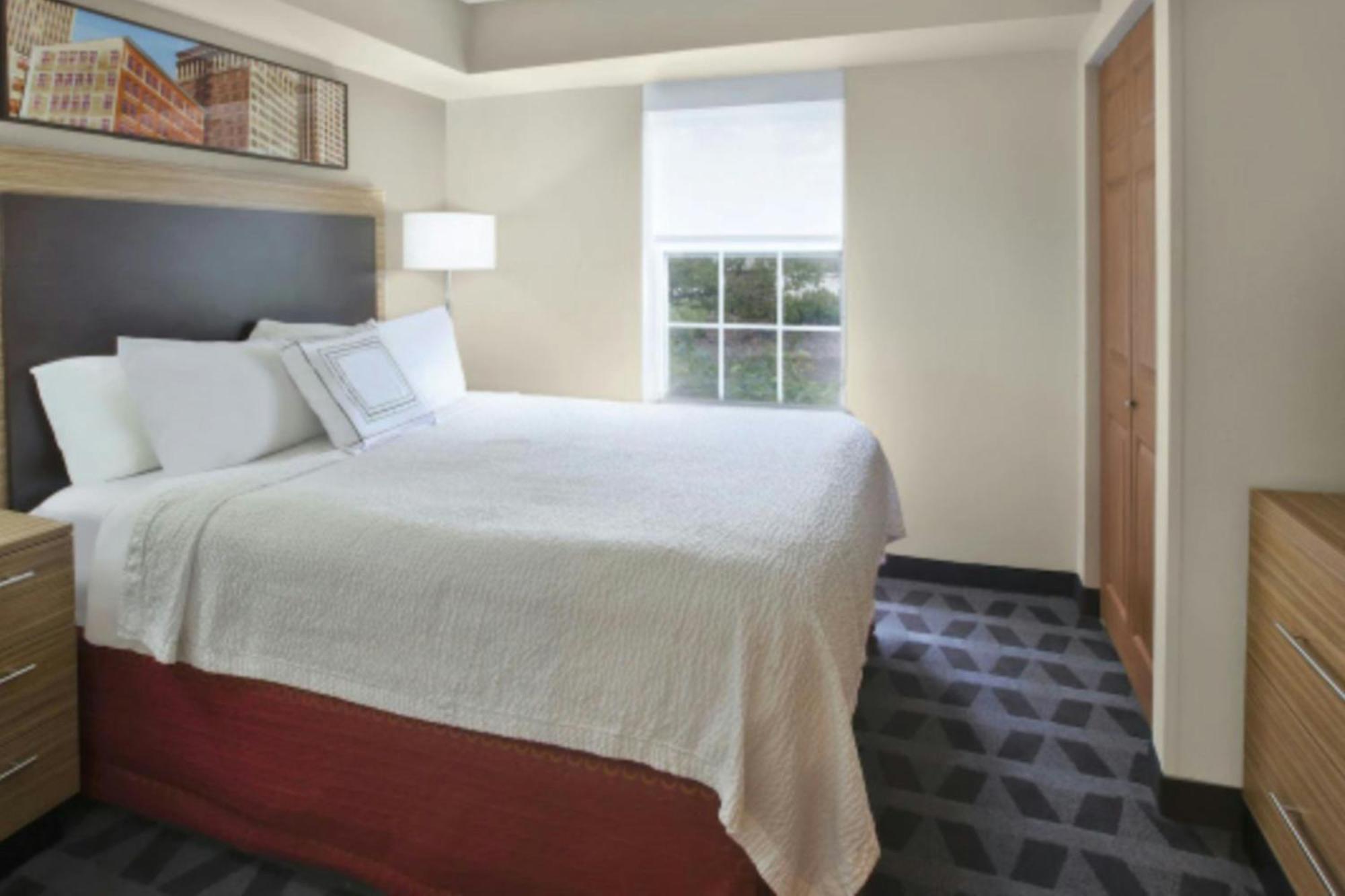 2 Bedroom 2 room Suite 2 Queen Beds sofabed