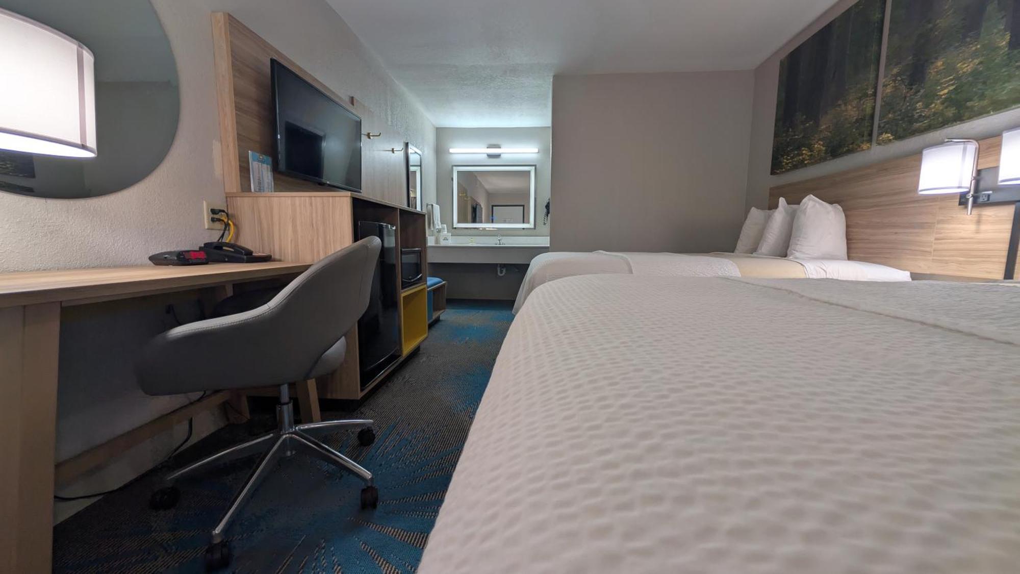 Deluxe Double Room with Two Double Beds - Non-Smoking