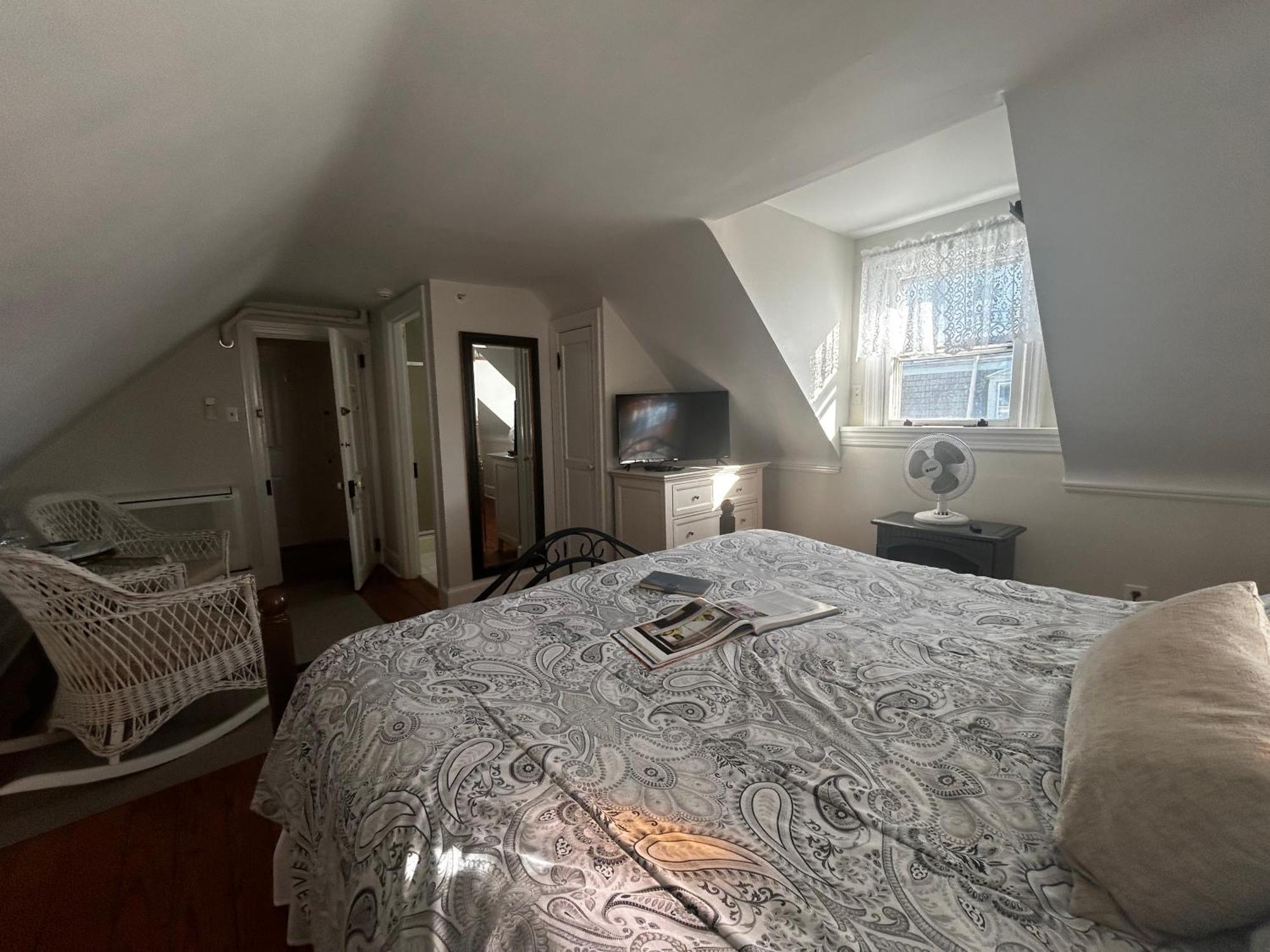 Deluxe King Room Ocean View
