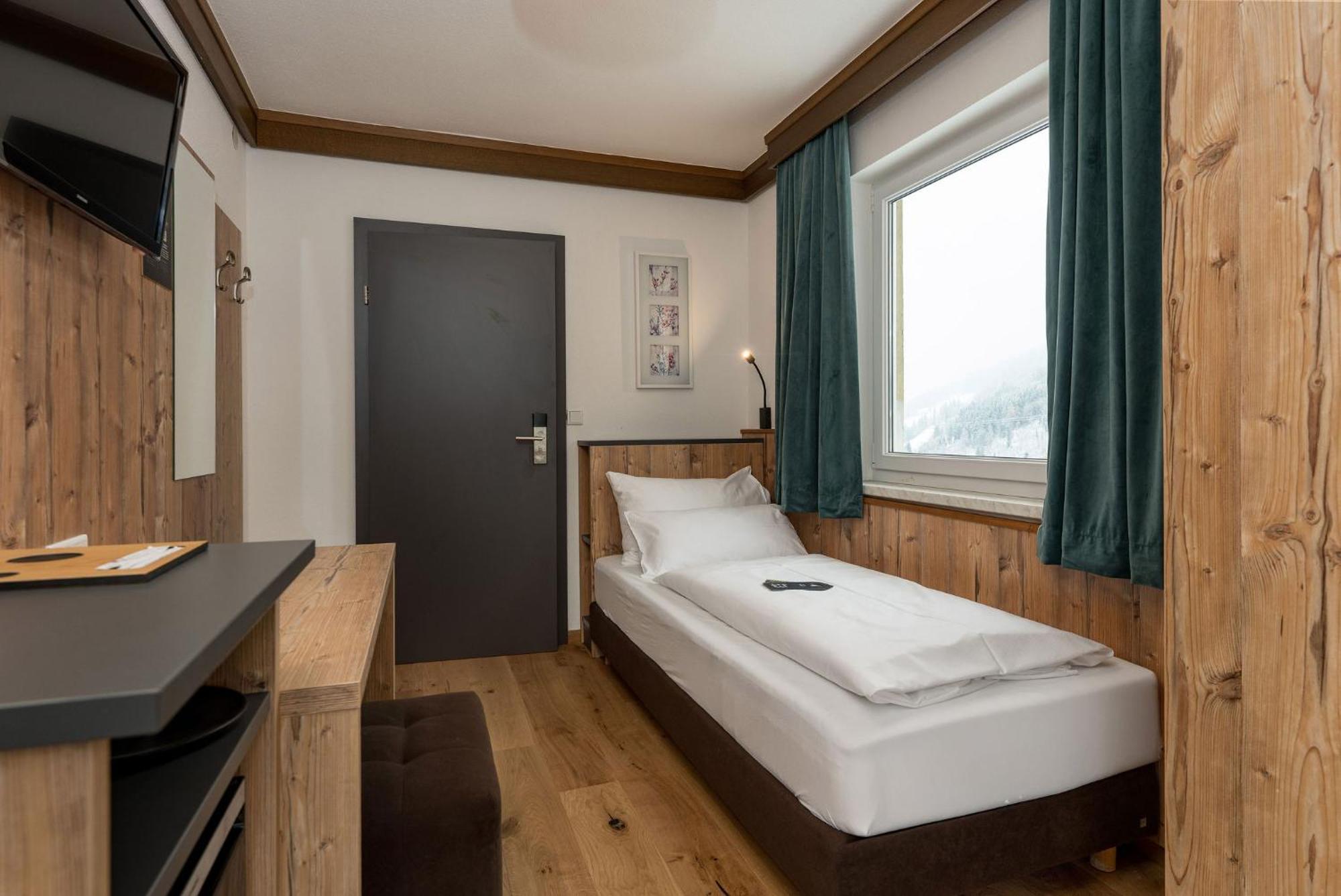 Single Room Balcony