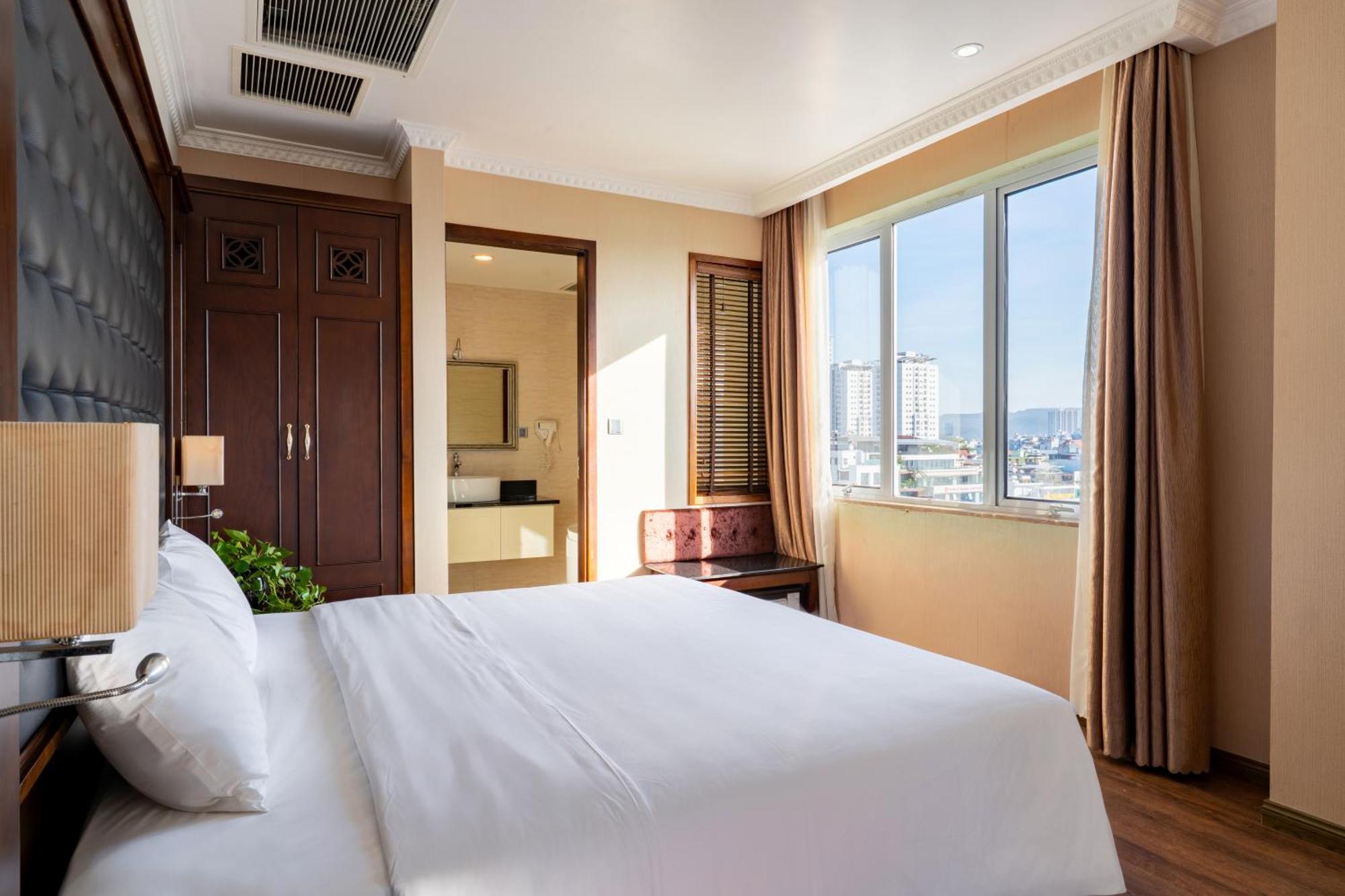 Deluxe Double or Twin Room with Sea View