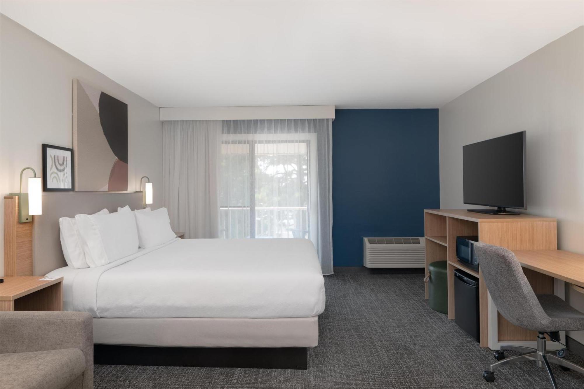 King Room with Sofa Bed