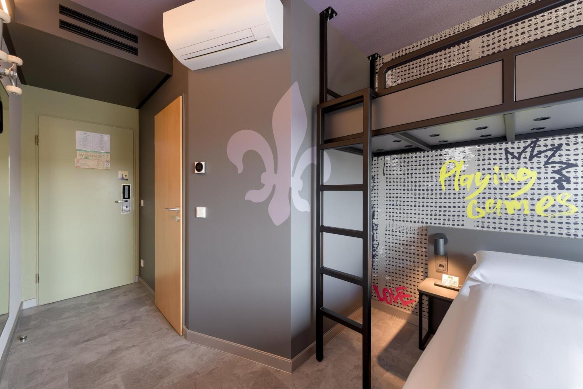 Triple Room