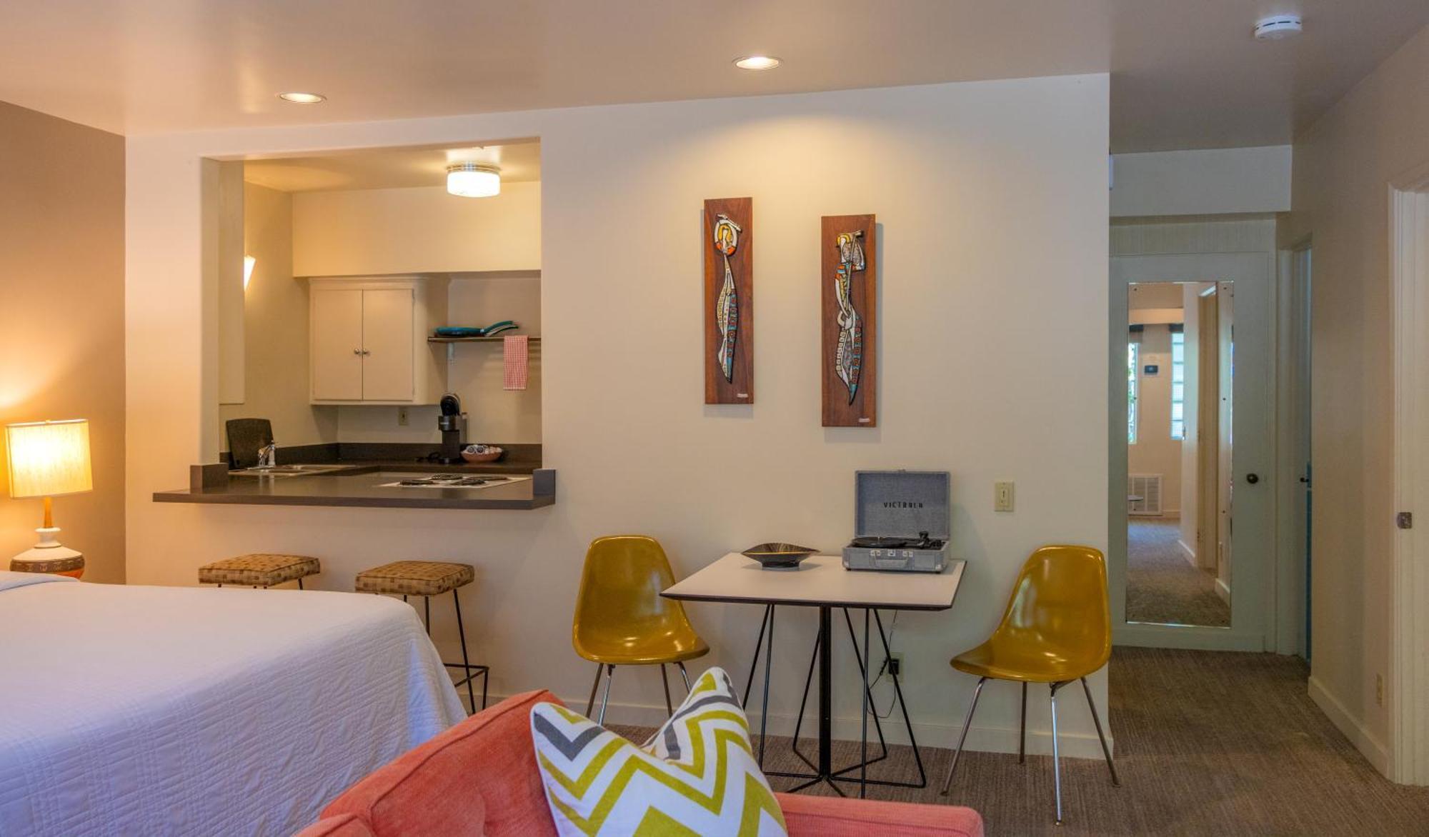 Deluxe Suite