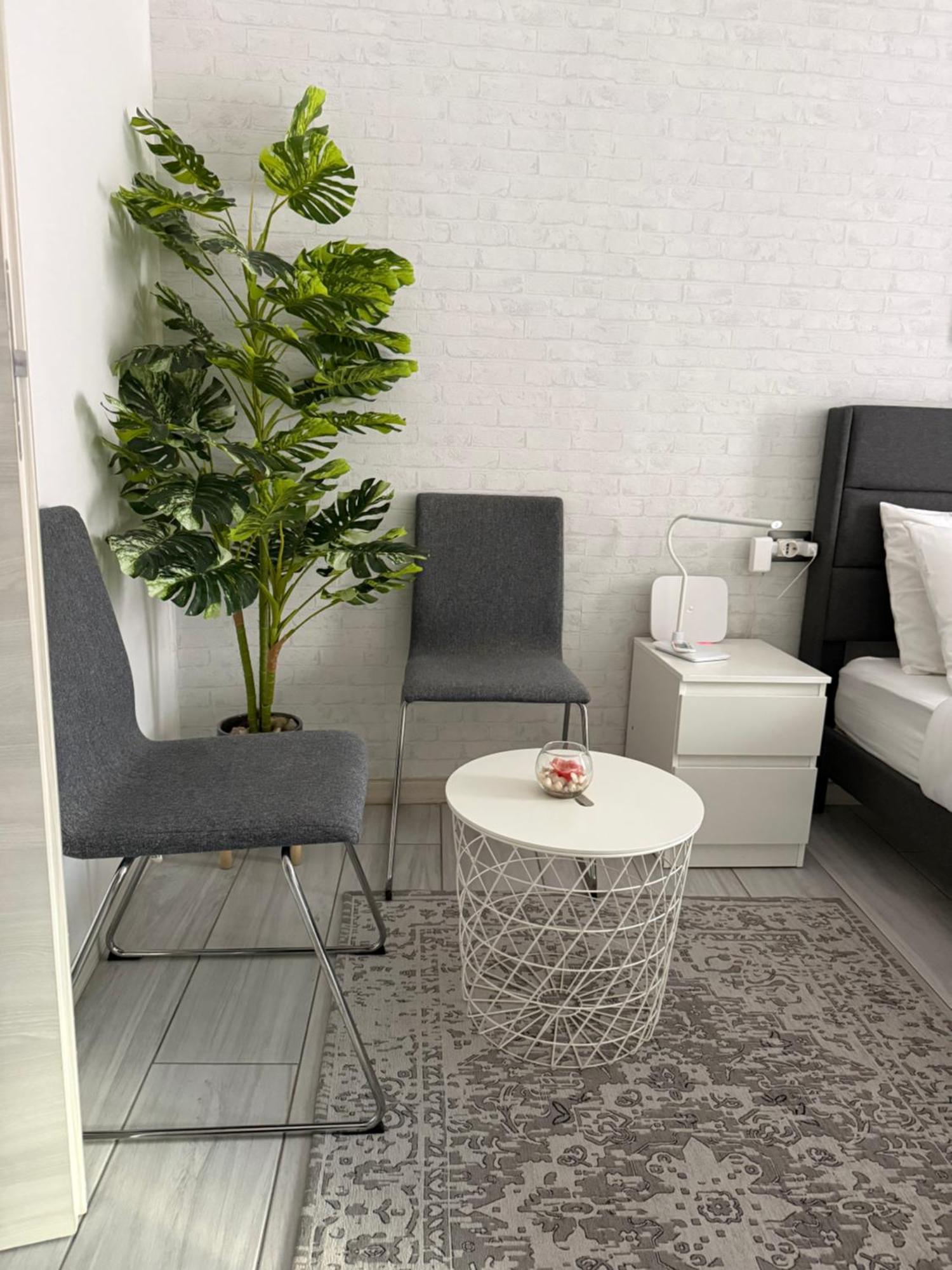Twin Room Private External Bathroom