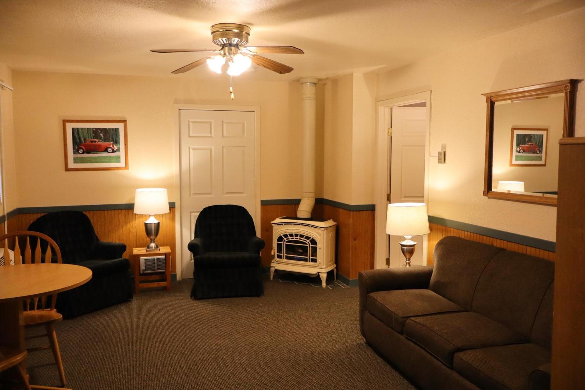 One-Bedroom Apartment