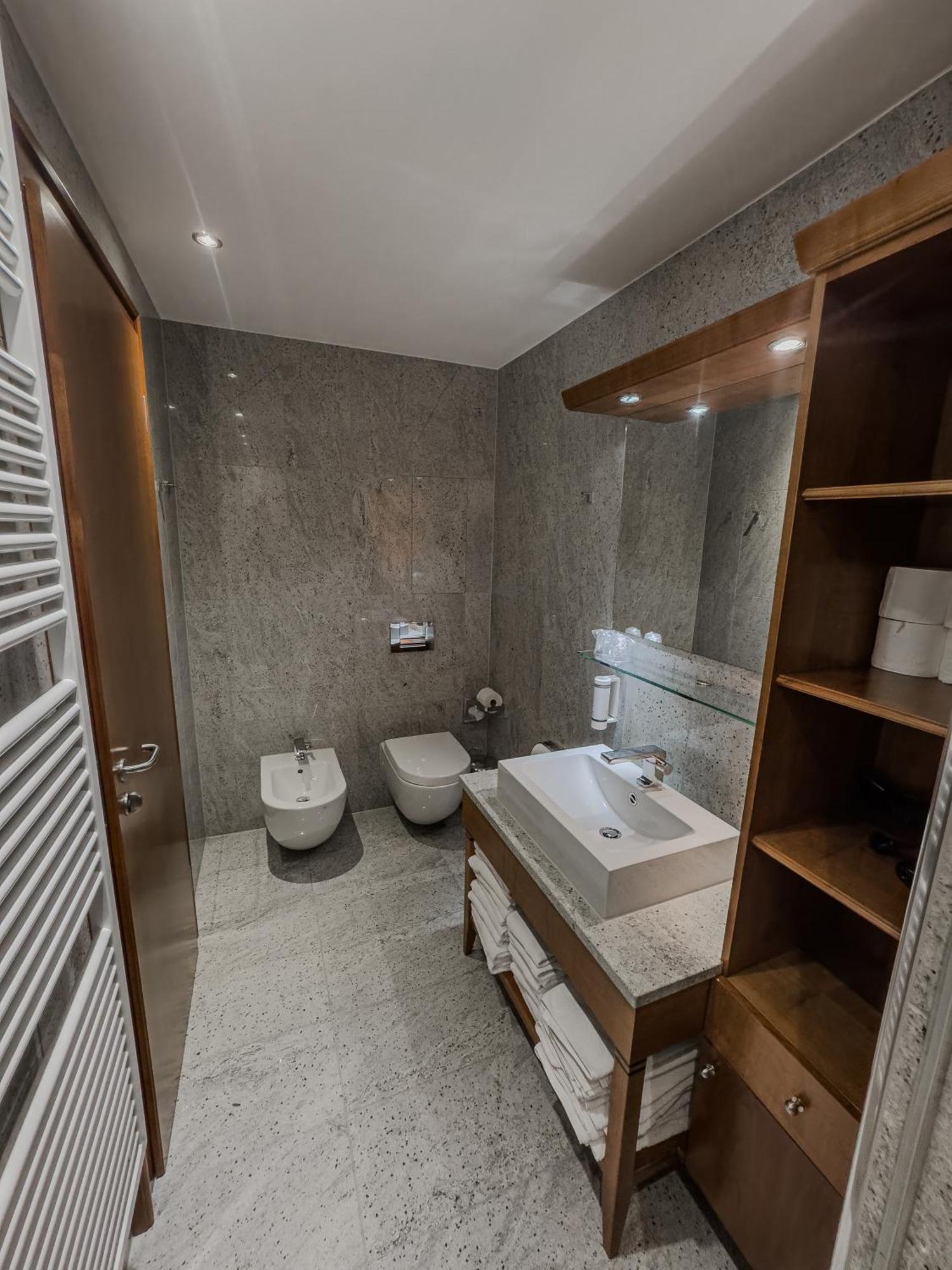 Triple Room Bathroom