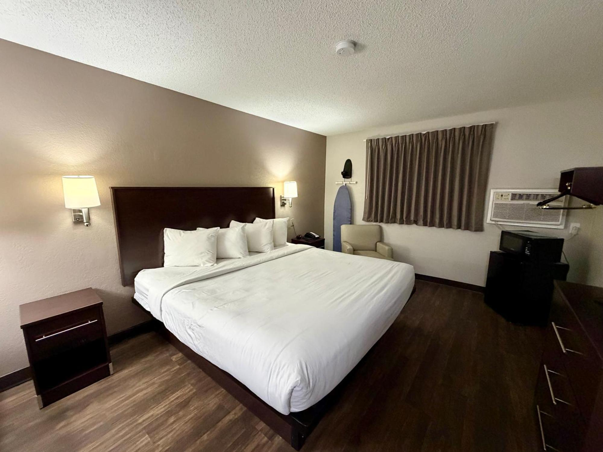 King Room - Non-Smoking