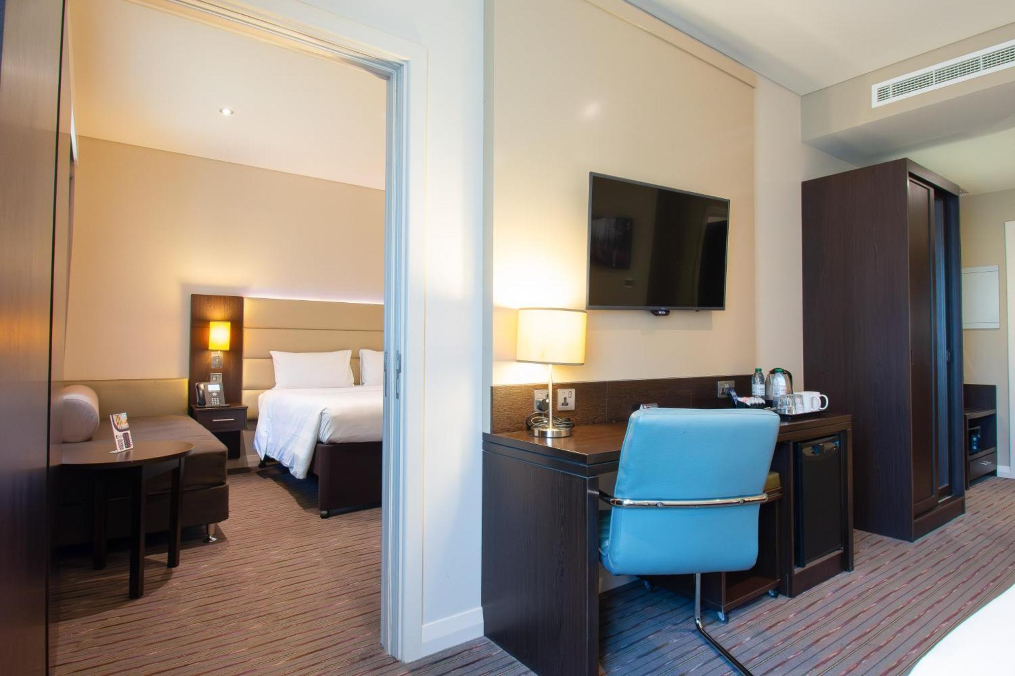 Interconnecting Family Room