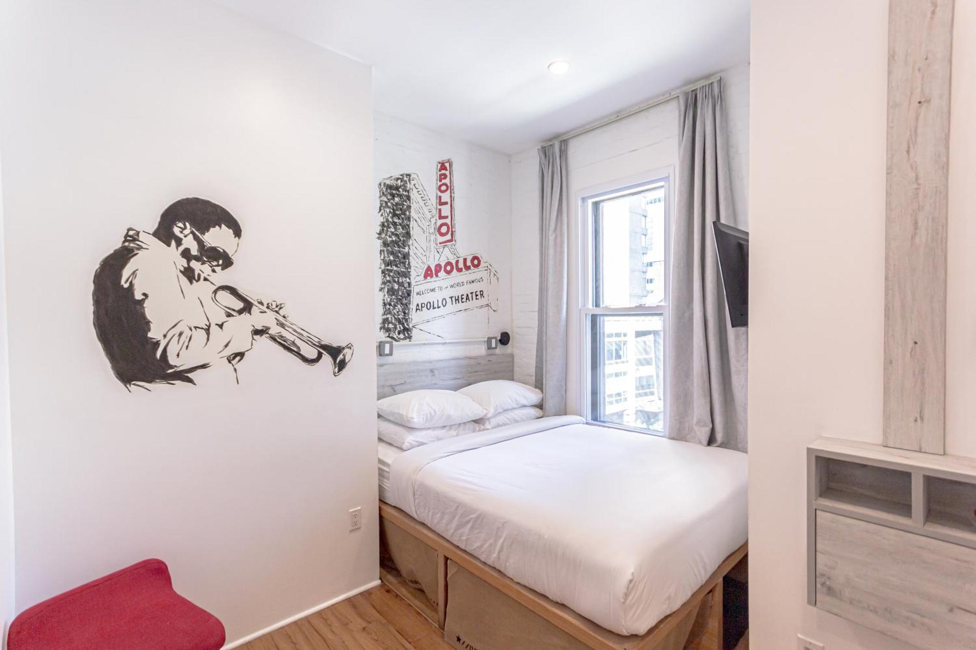 Deluxe Queen Room