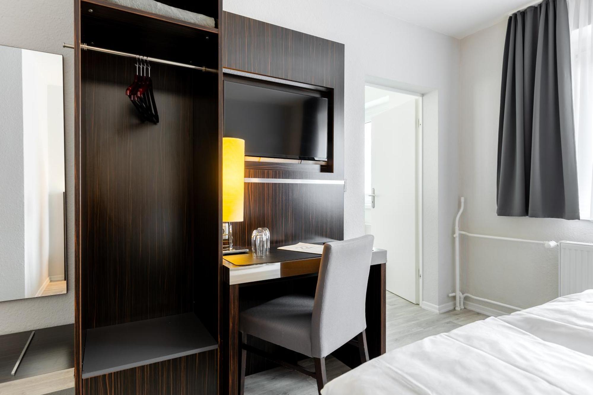 Double Room Private Bathroom