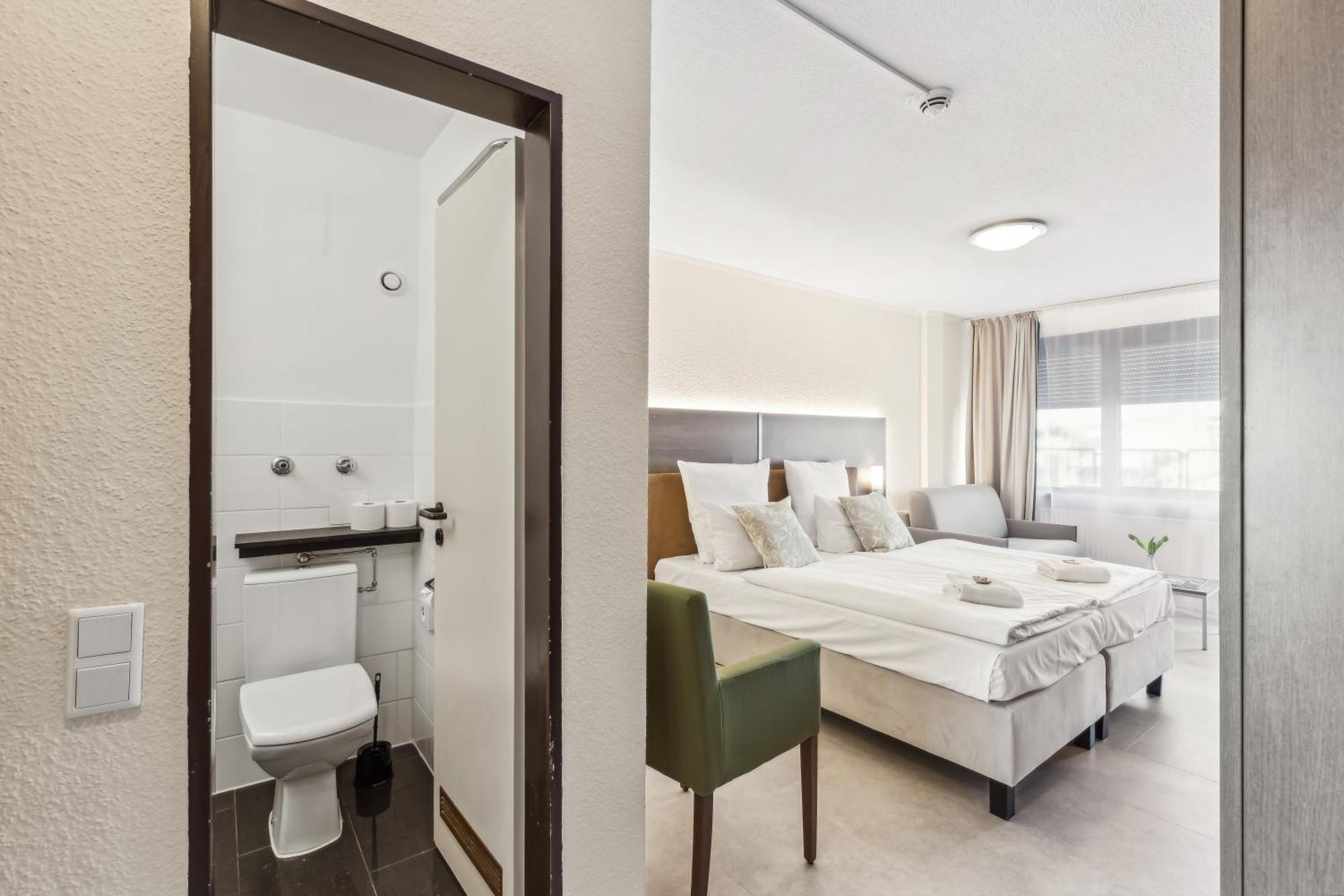 Large Double Room