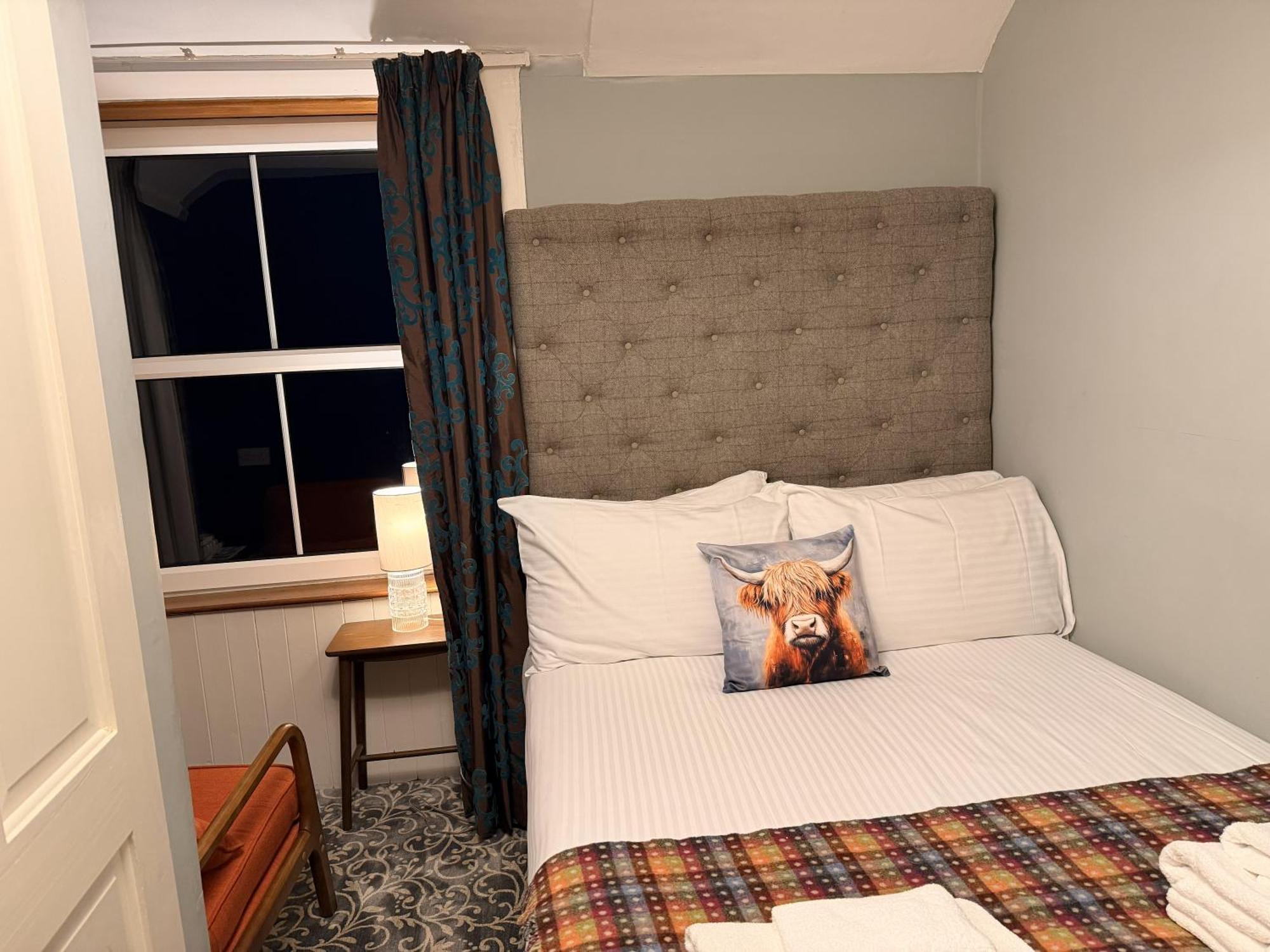 Tiny Single/Double Room