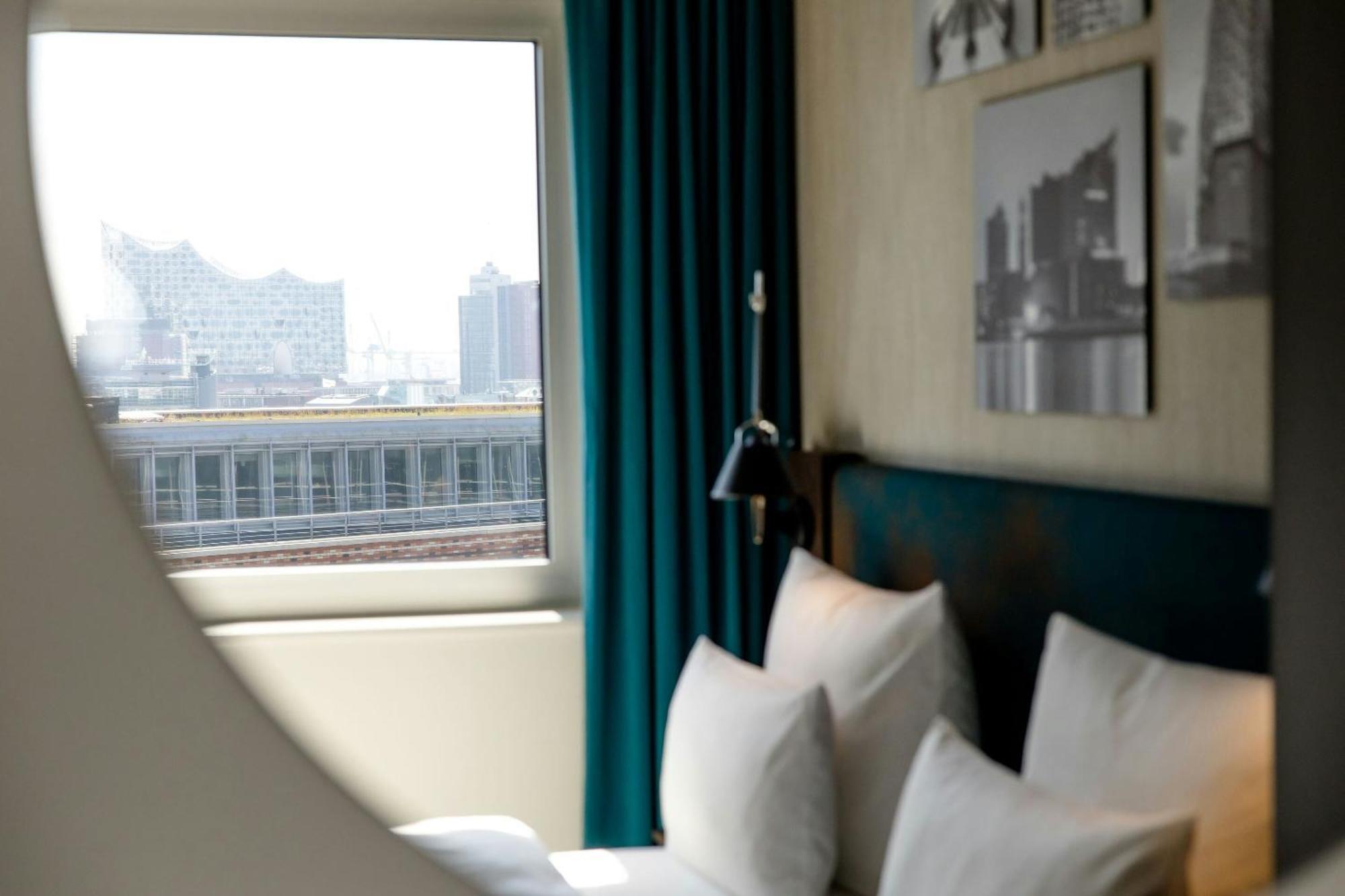 Room King Size bed