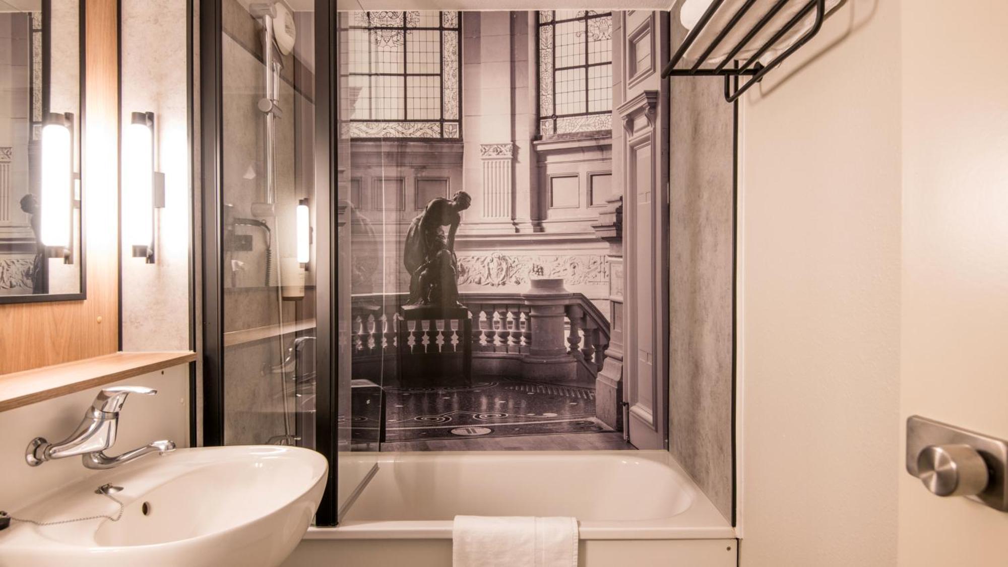 Chambre Lit Queen-Size Standard avec Canapé-Lit
