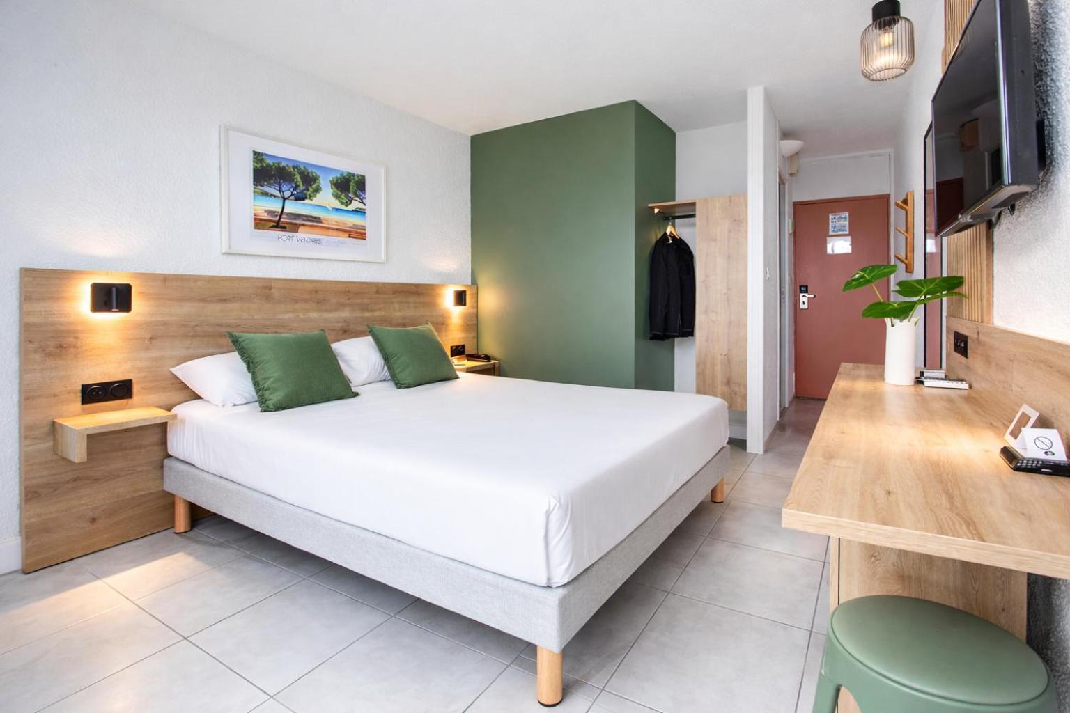 Comfort Double Room Balcony Air Conditioning Mountain View or Sea Side