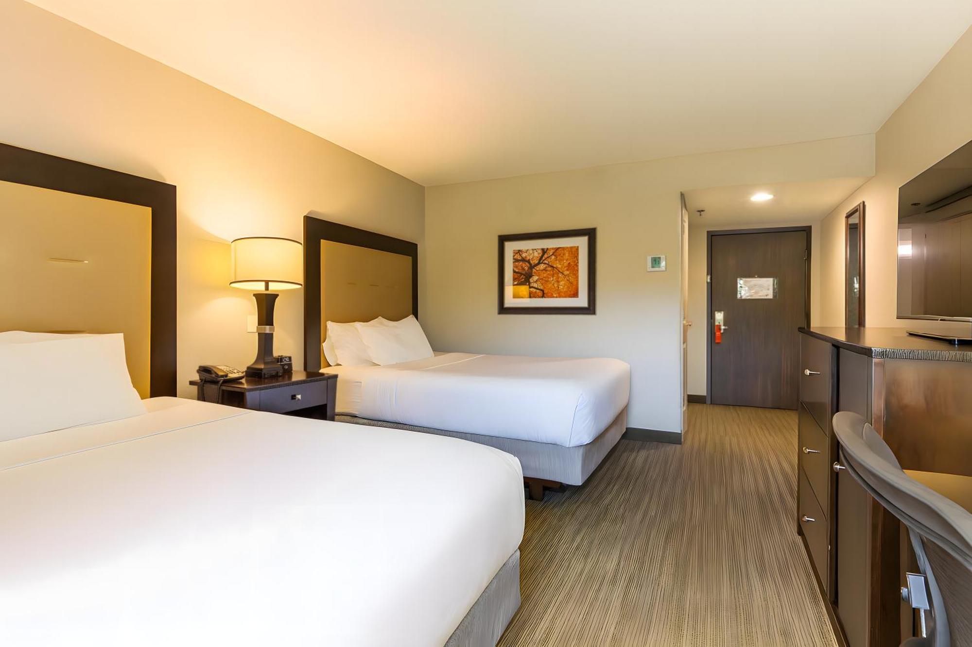 Quadruple Room Two Queen Beds Non Smoking