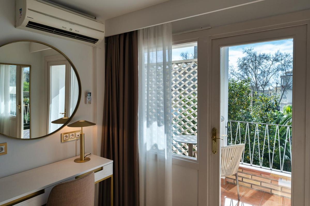 Single Room Balcony
