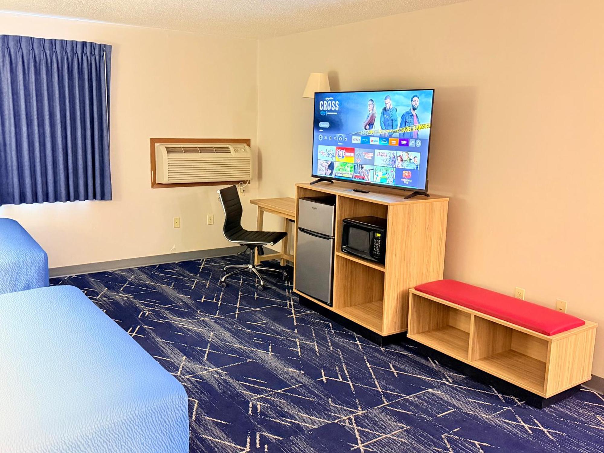 Queen Room with Two Queen Beds - Non-Smoking