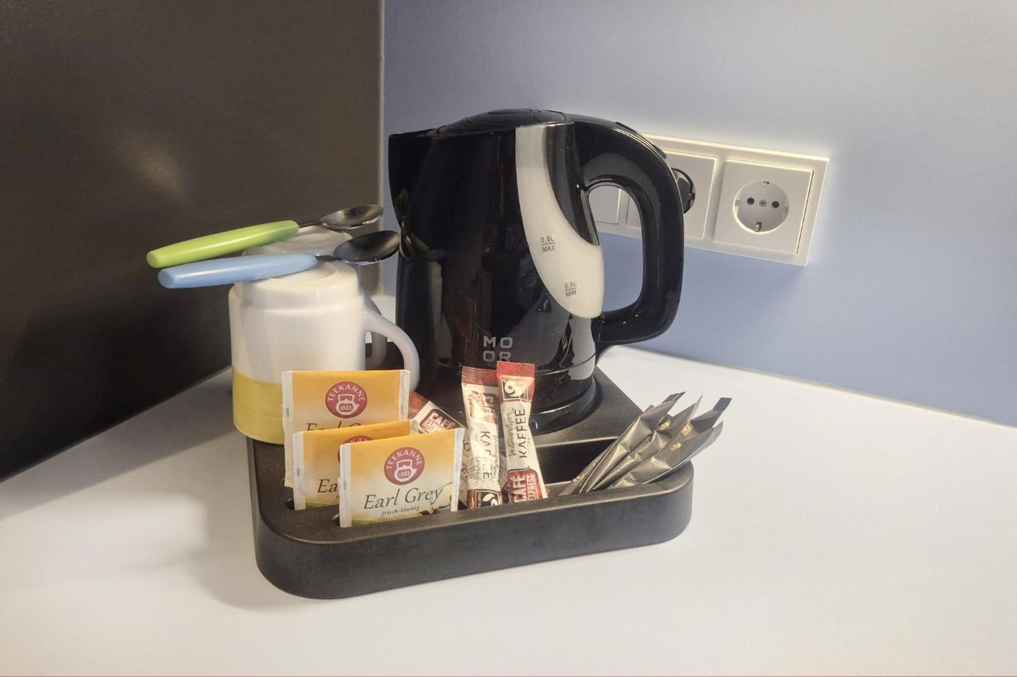 Premium Queen Room Kitchenette