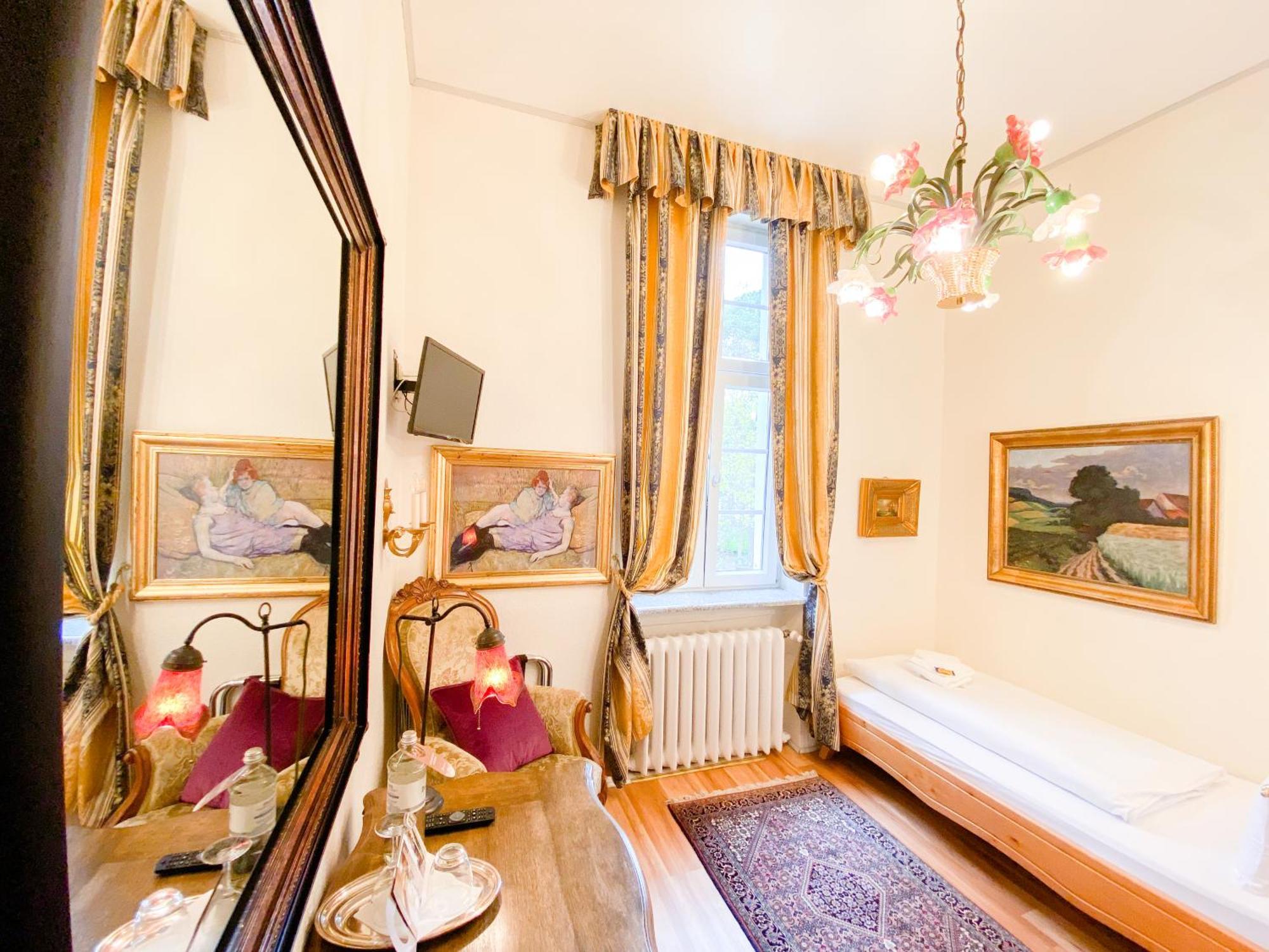 Standard Single Room