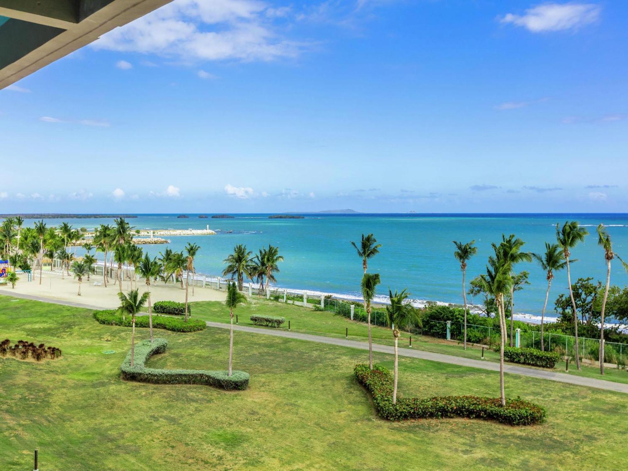 Deluxe King Room Ocean View Balcony