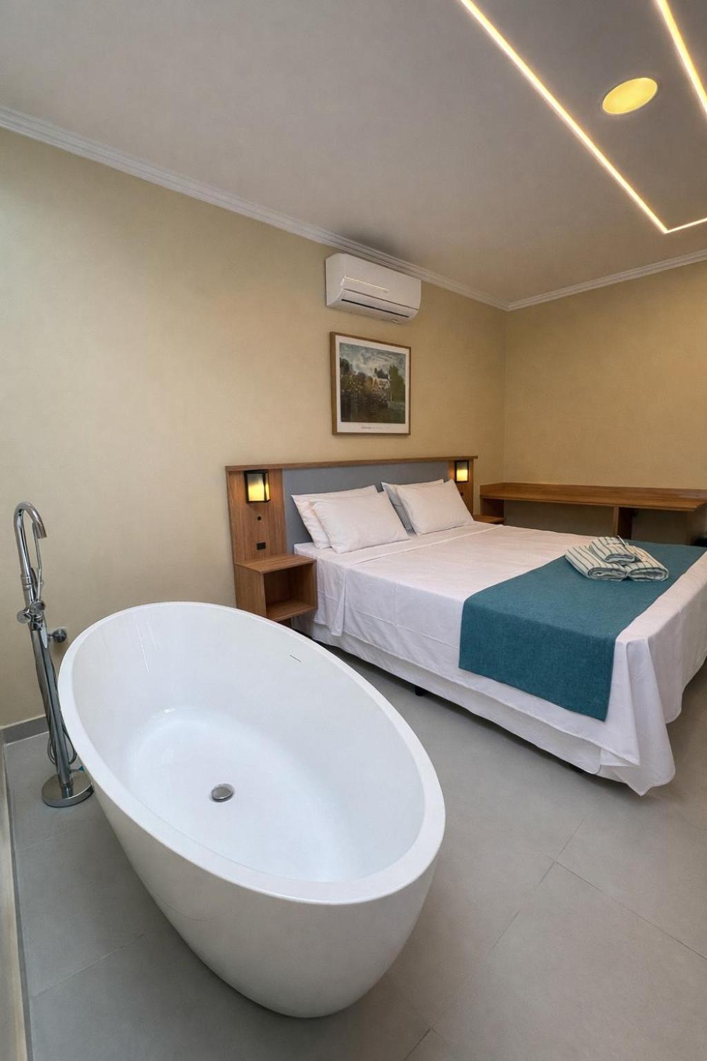 Queen Suite Spa Bath