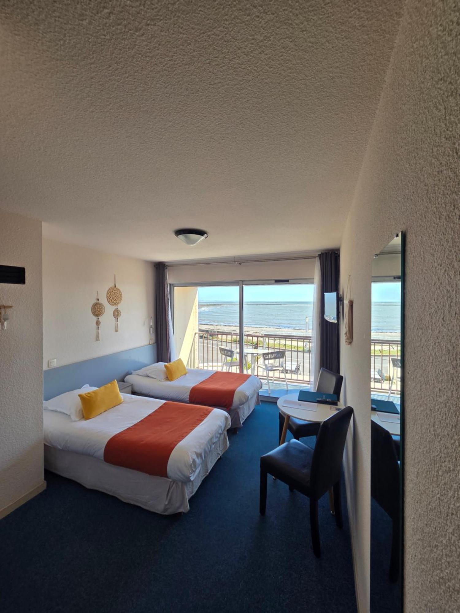 Twin Room Sea View,1758358412:JPEG