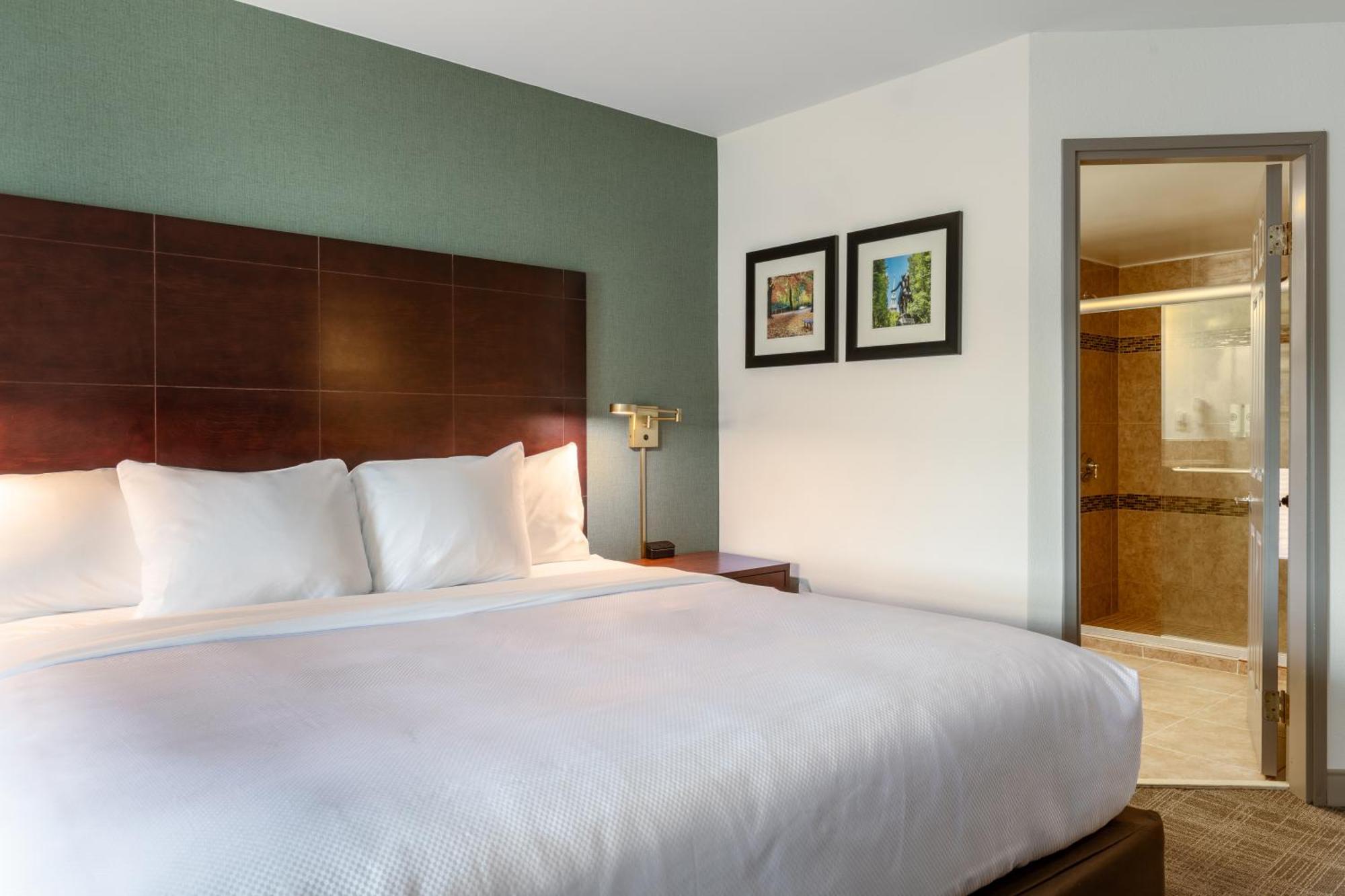Standard King Room with Sofa Bed - Shower Only