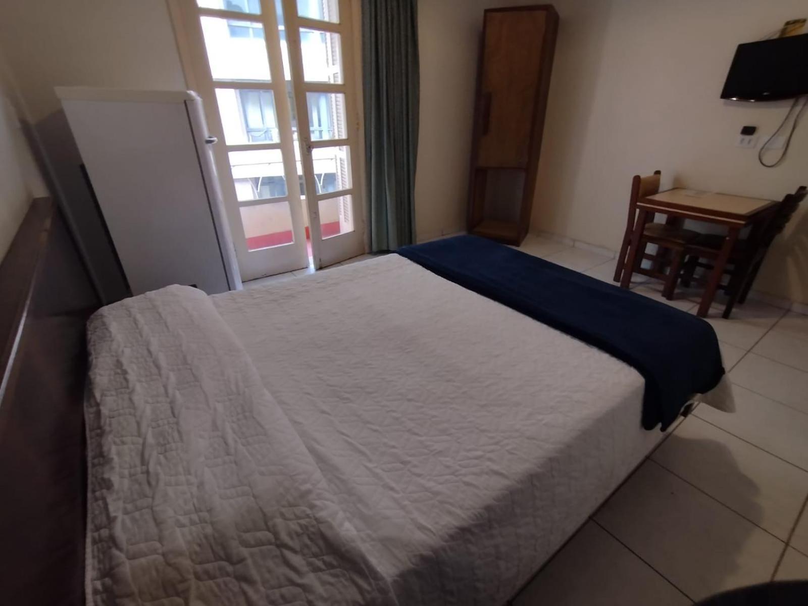 Quarto Duplo Standard com Cama de Casal