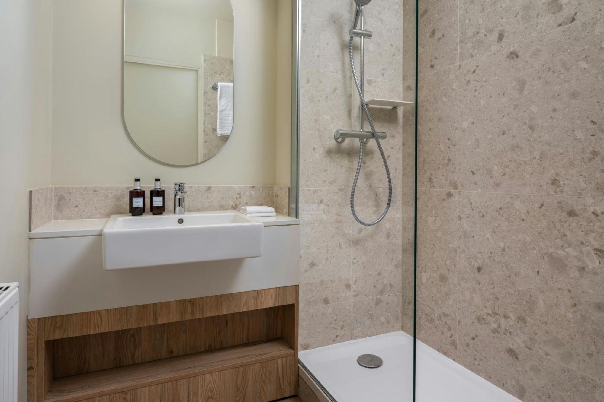 Twin Studio Two Single Beds Urban View Mid Floor