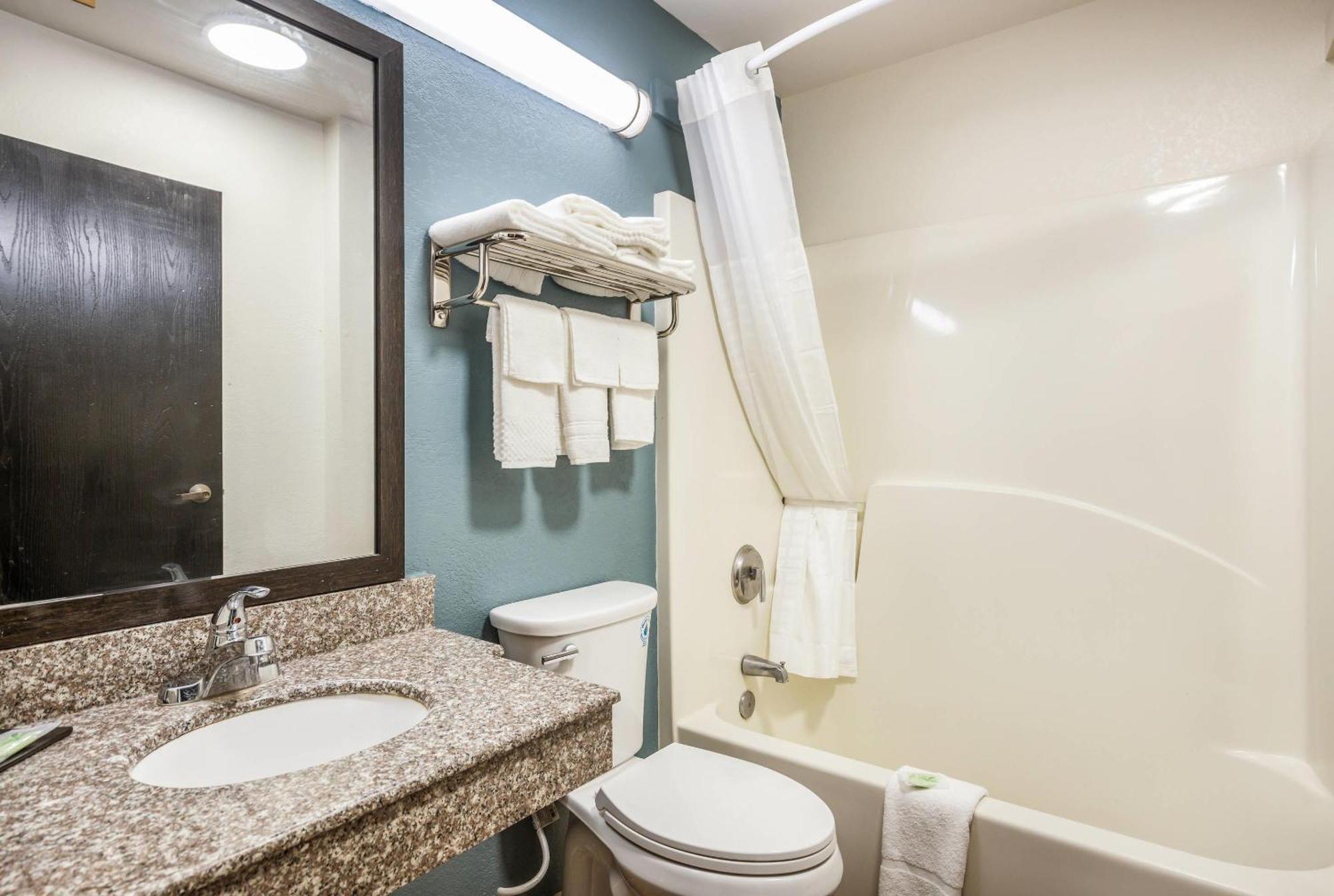 Queen Room with Two Queen Beds - Accessible/Non Smoking