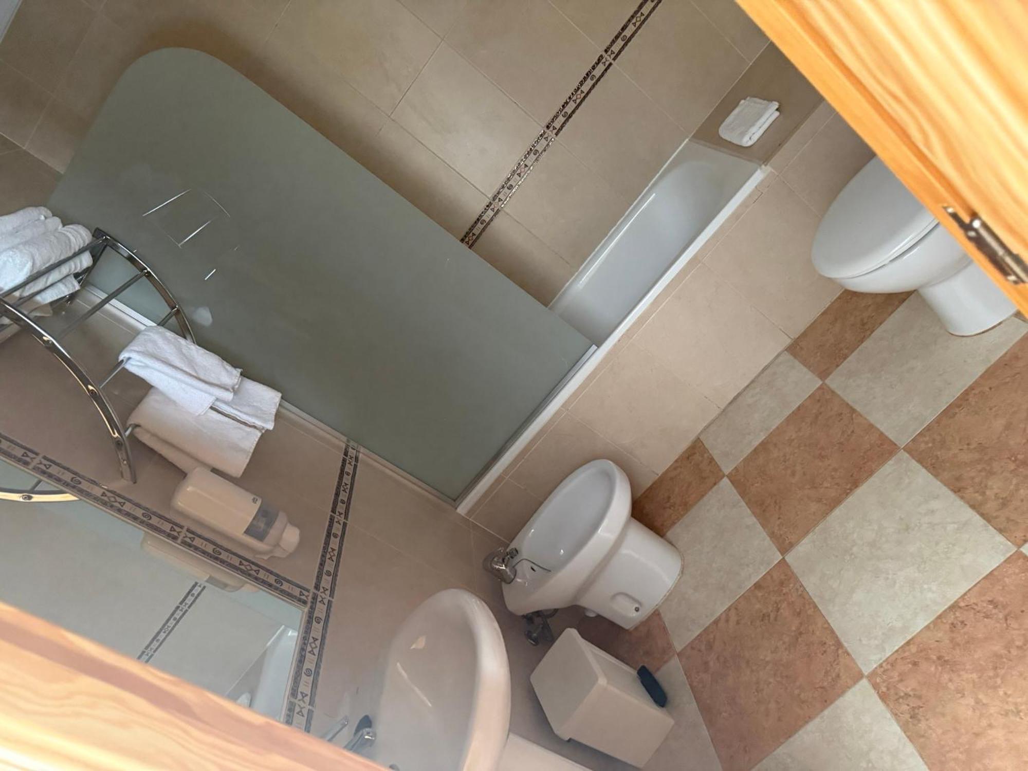 Triple Room,1758572805:JPEG