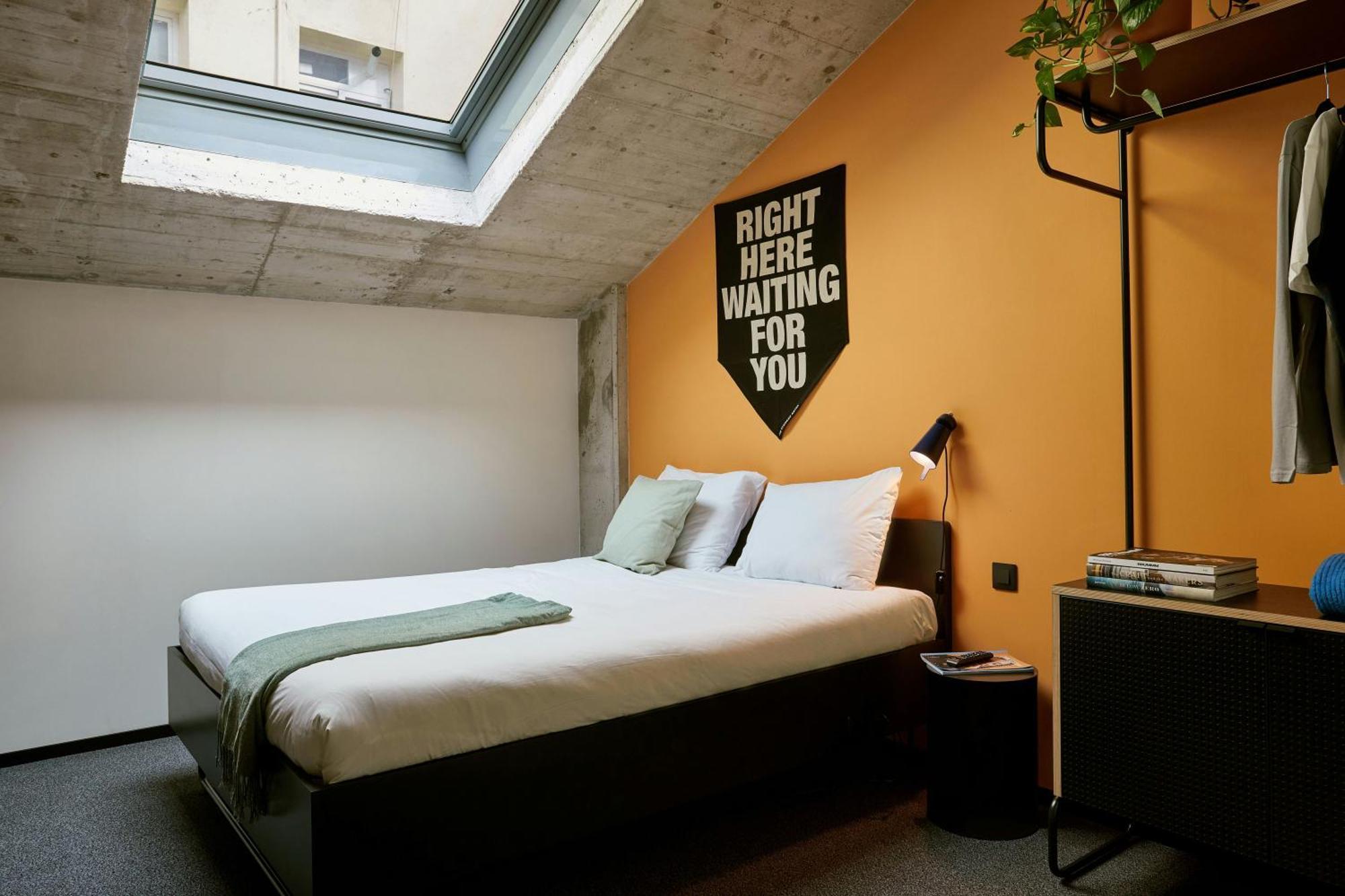 Standard Queen Room