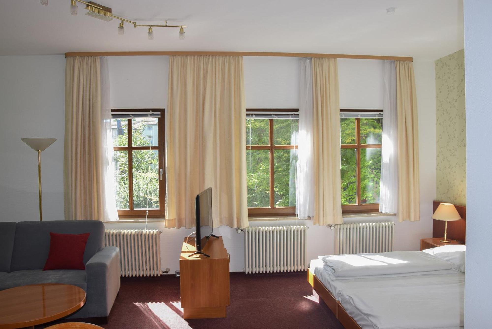Large Double Room