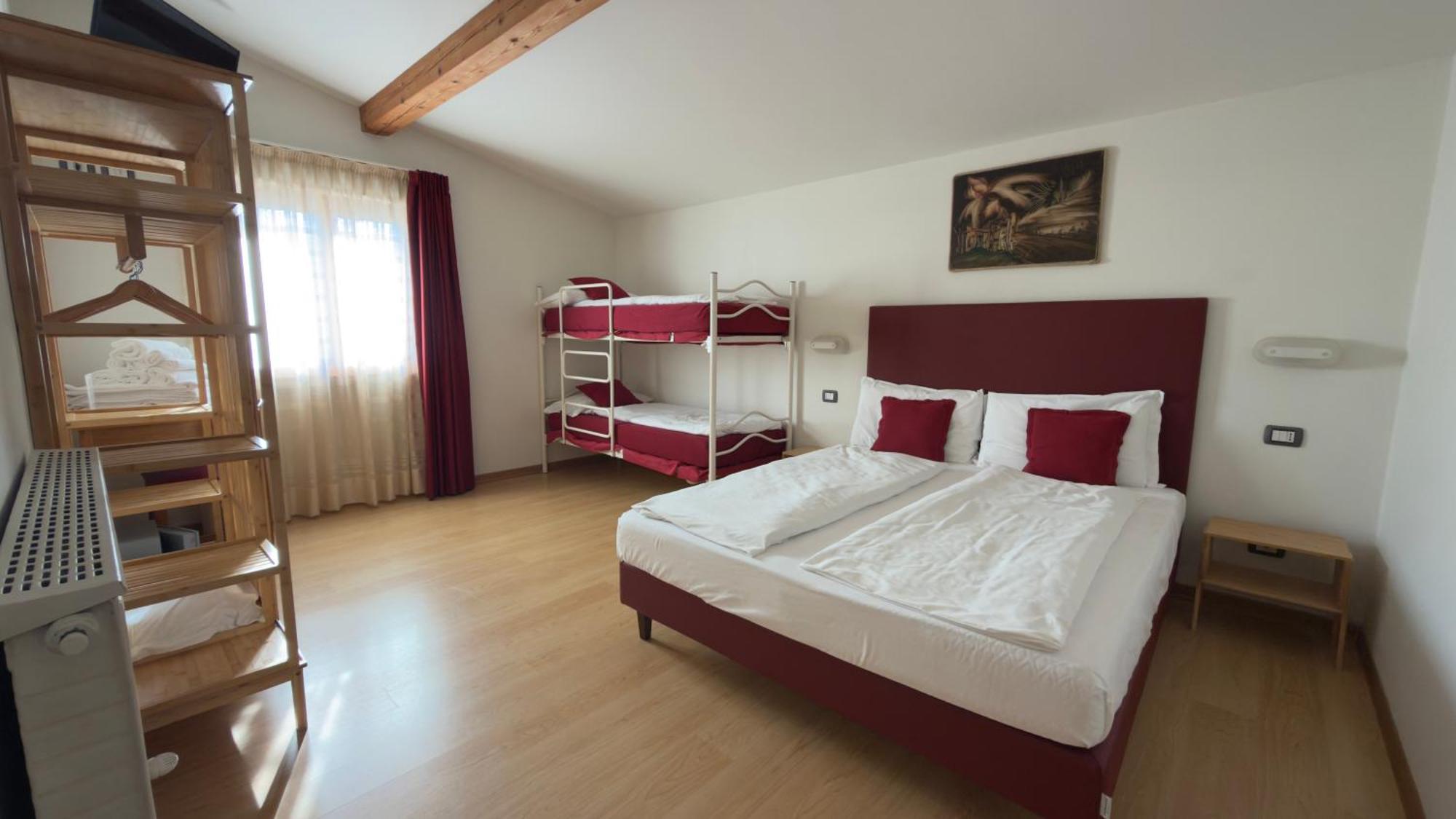 Classic Quadruple Room,1765307633:JPEG