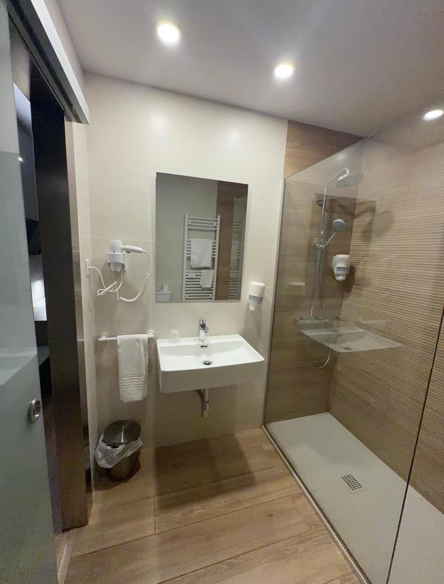 Single Room Balcony,1765324011:JPEG