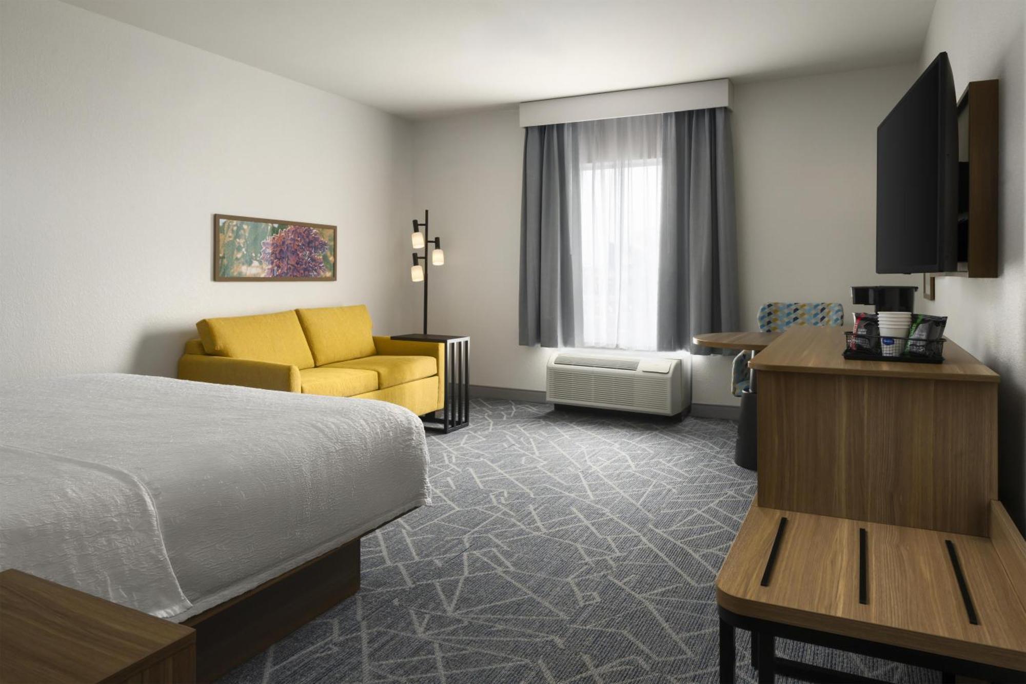 King Room with Sofa Bed - Non-Smoking