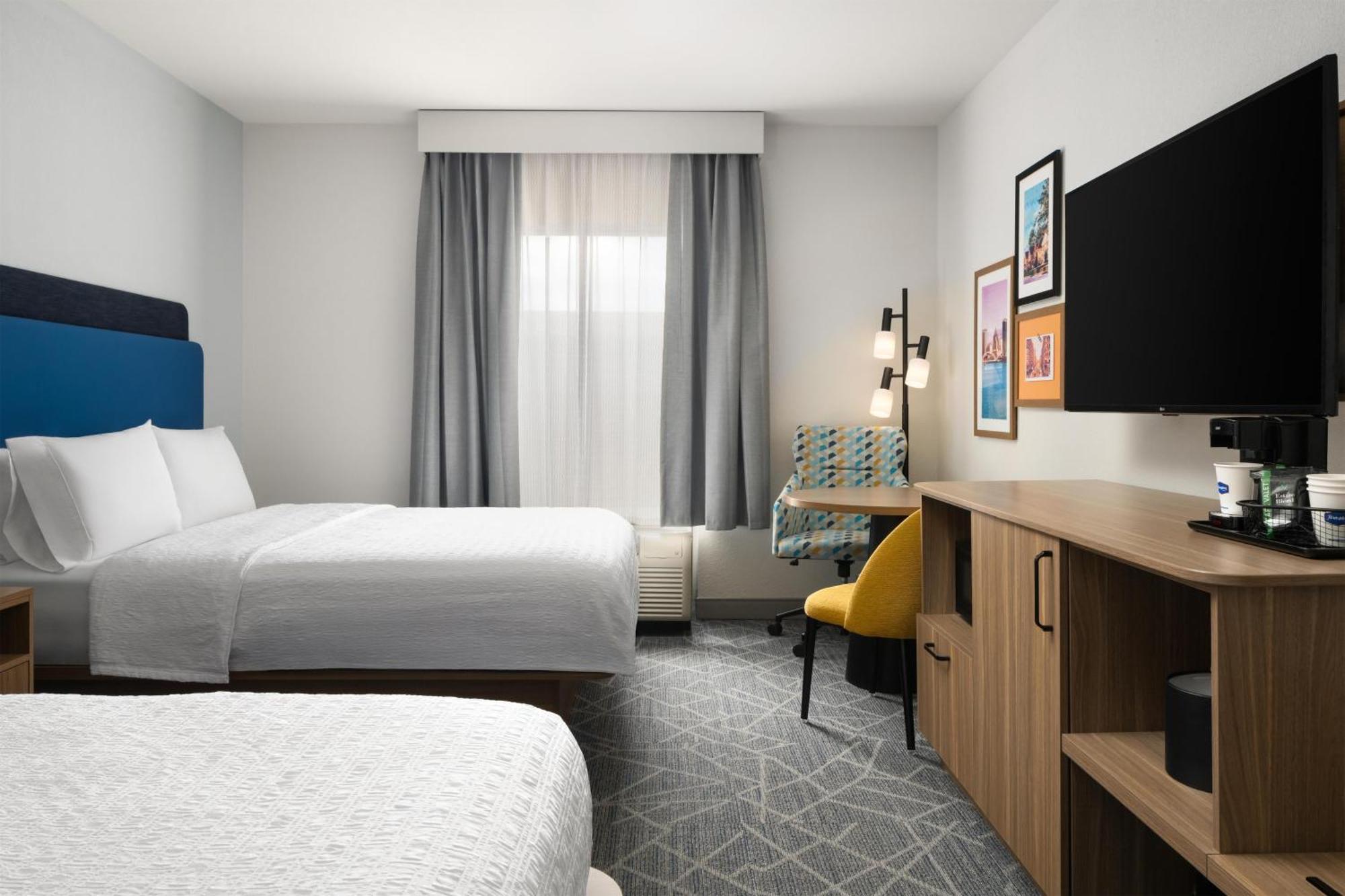 Queen Room with Two Queen Beds - Non-Smoking