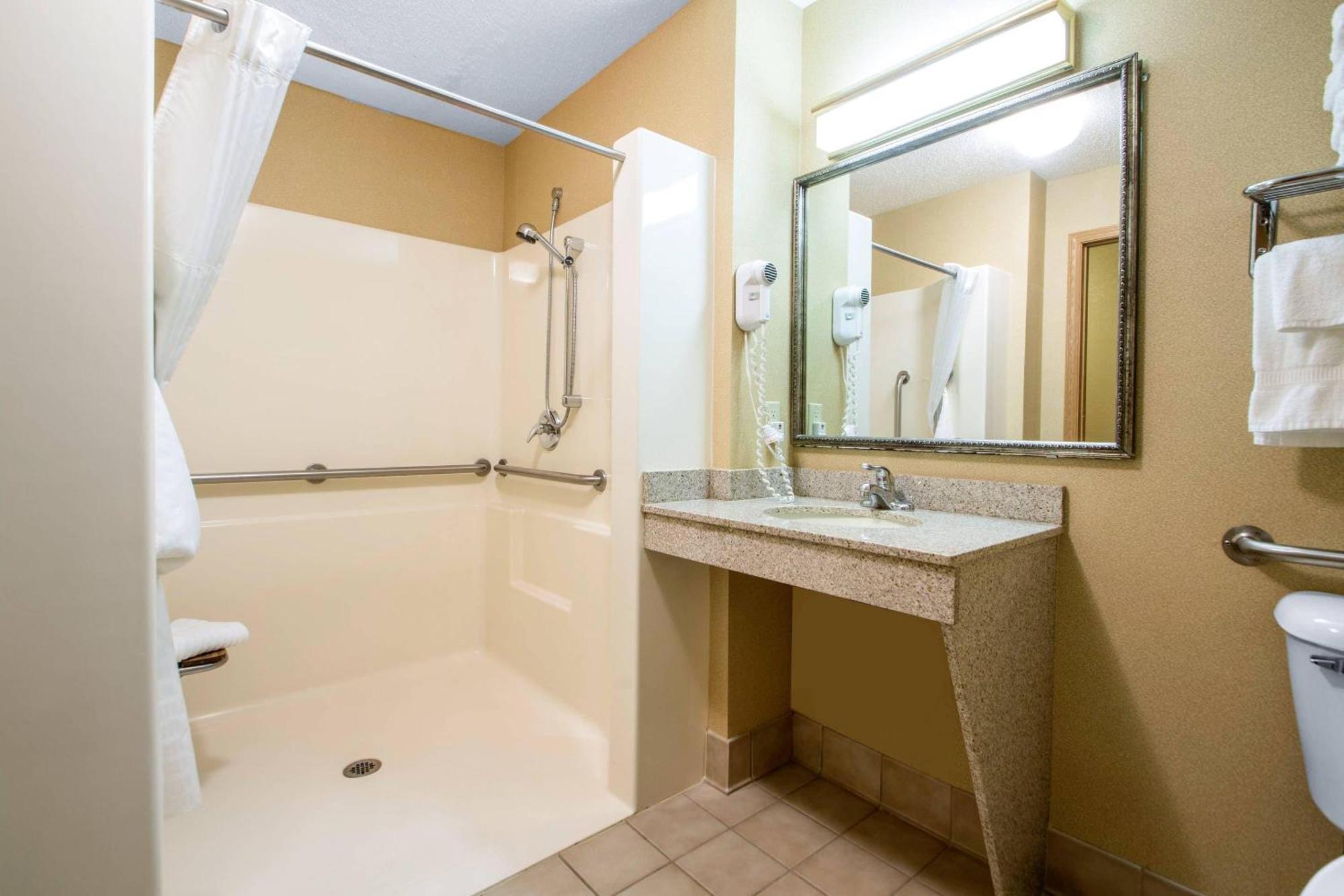 King Suite - Disability Access/Non-Smoking